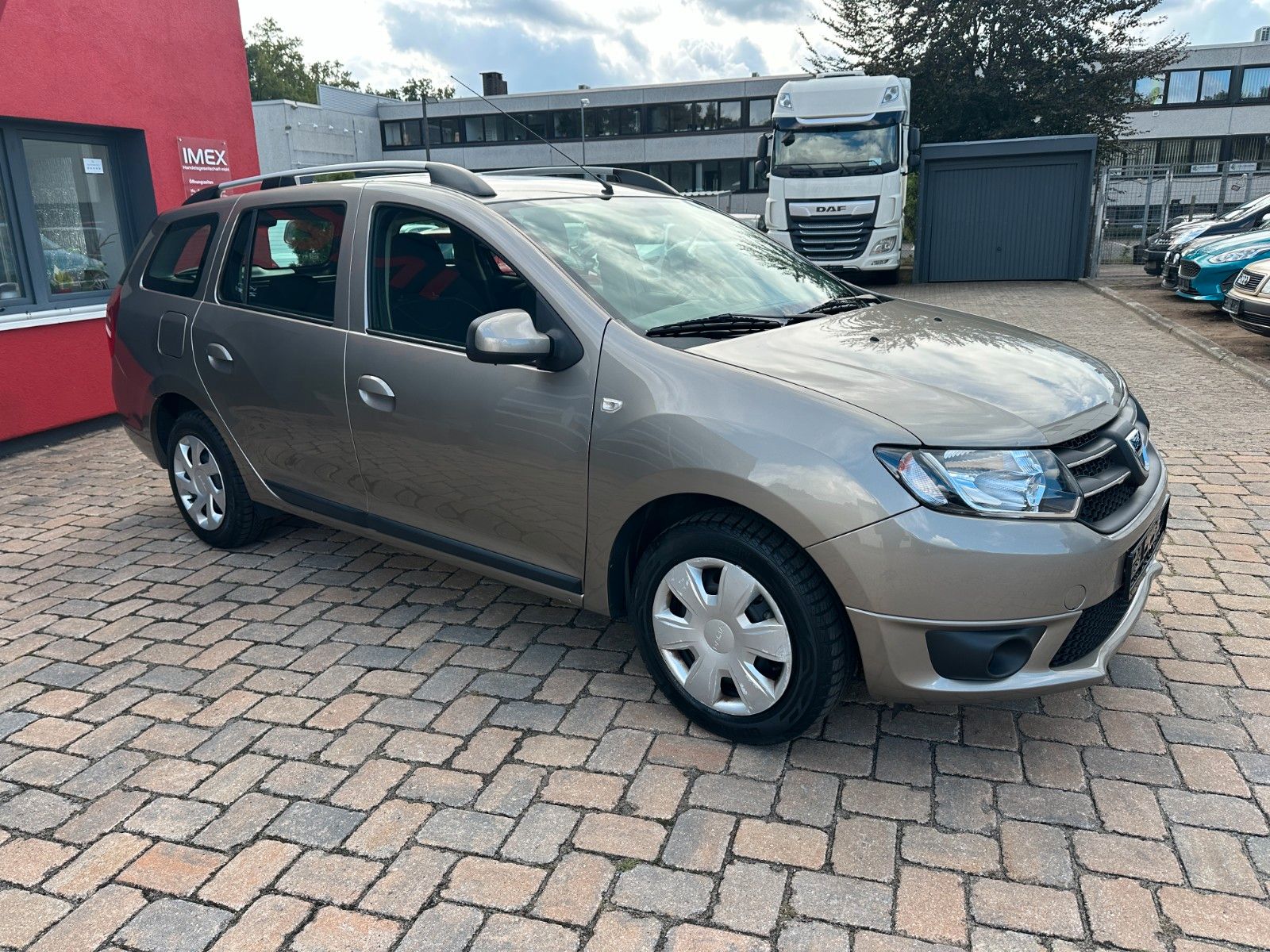 Fahrzeugabbildung Dacia Logan MCV II Laureate 1.2 75 PS 1.Hand 10 tkm!!!