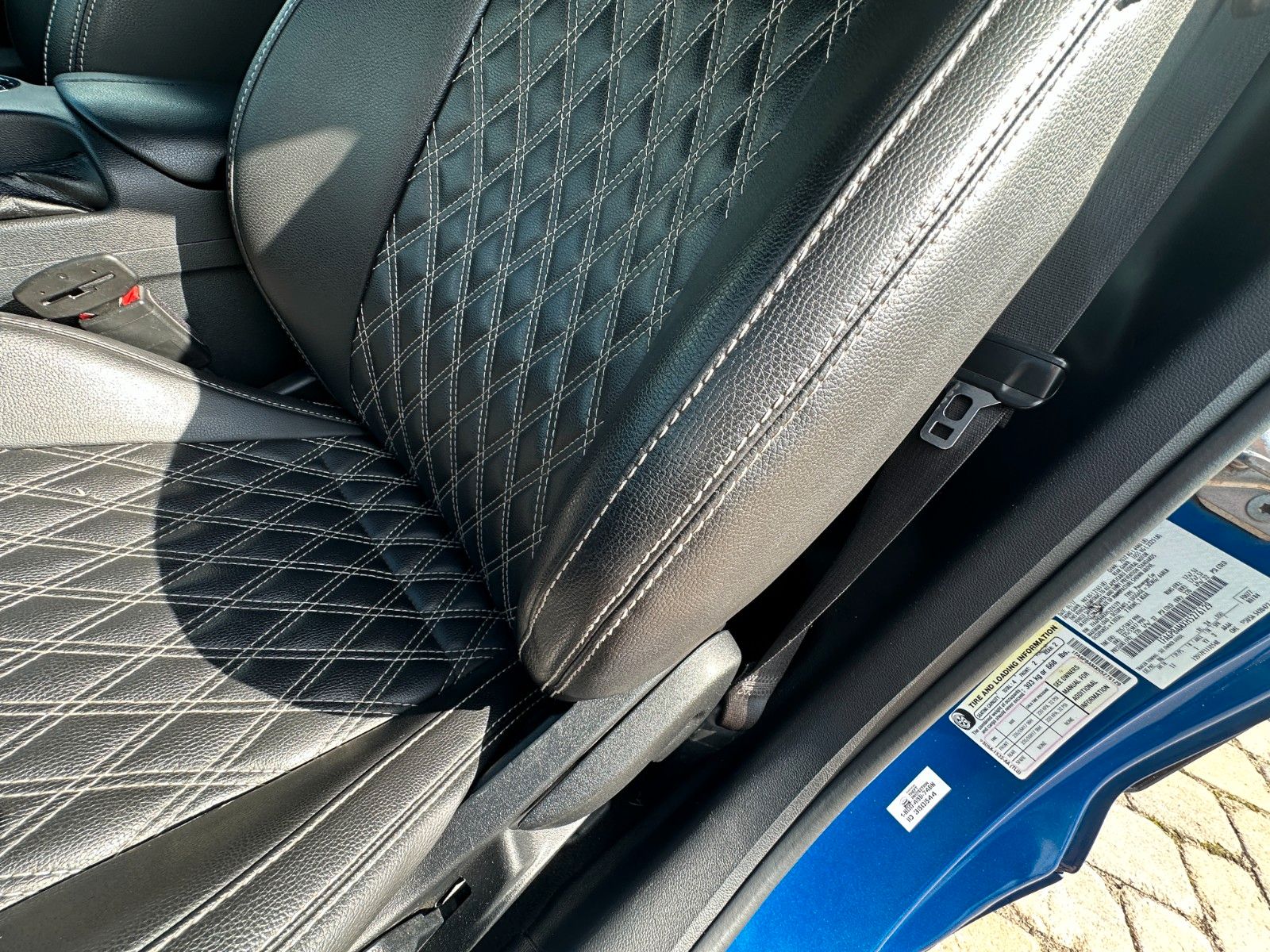 Fahrzeugabbildung Ford Mustang 3.7 V6 305 PS HU neu Autom. Leder