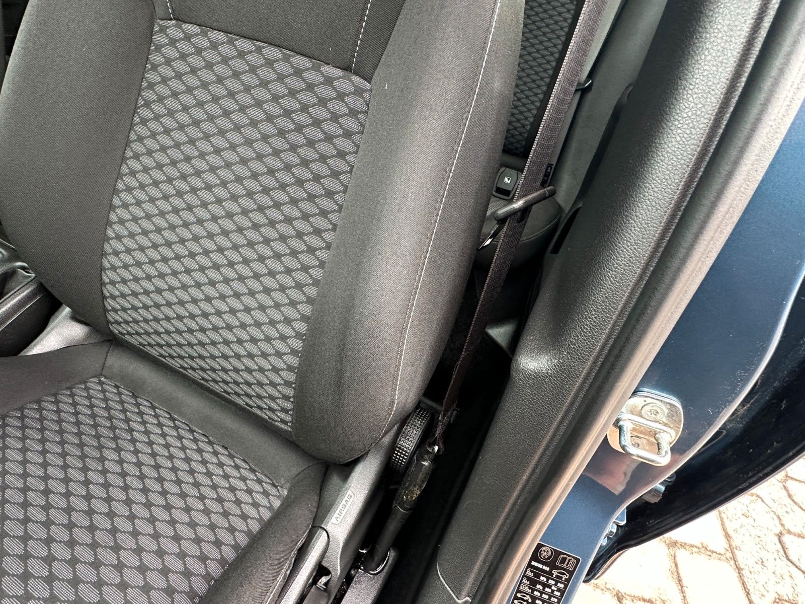 Fahrzeugabbildung Opel Astra K Edition 105 PS HU neu PDC 65 tkm