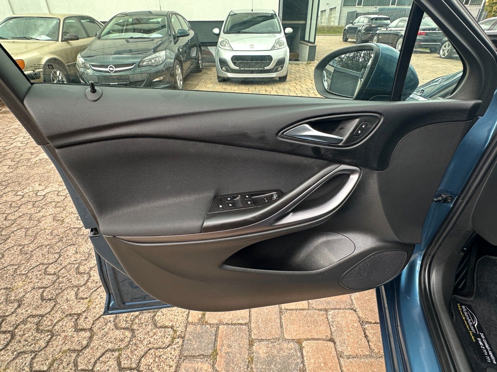 Fahrzeugabbildung Opel Astra K Edition 105 PS HU neu PDC 65 tkm