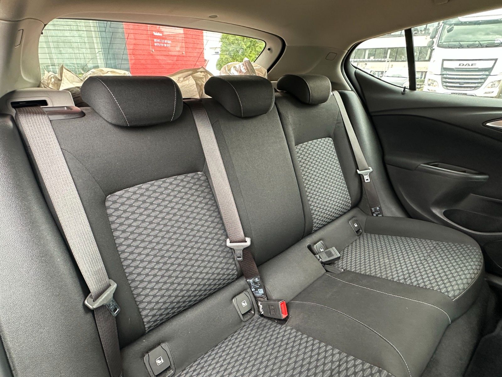 Fahrzeugabbildung Opel Astra K Edition 105 PS HU neu PDC 65 tkm