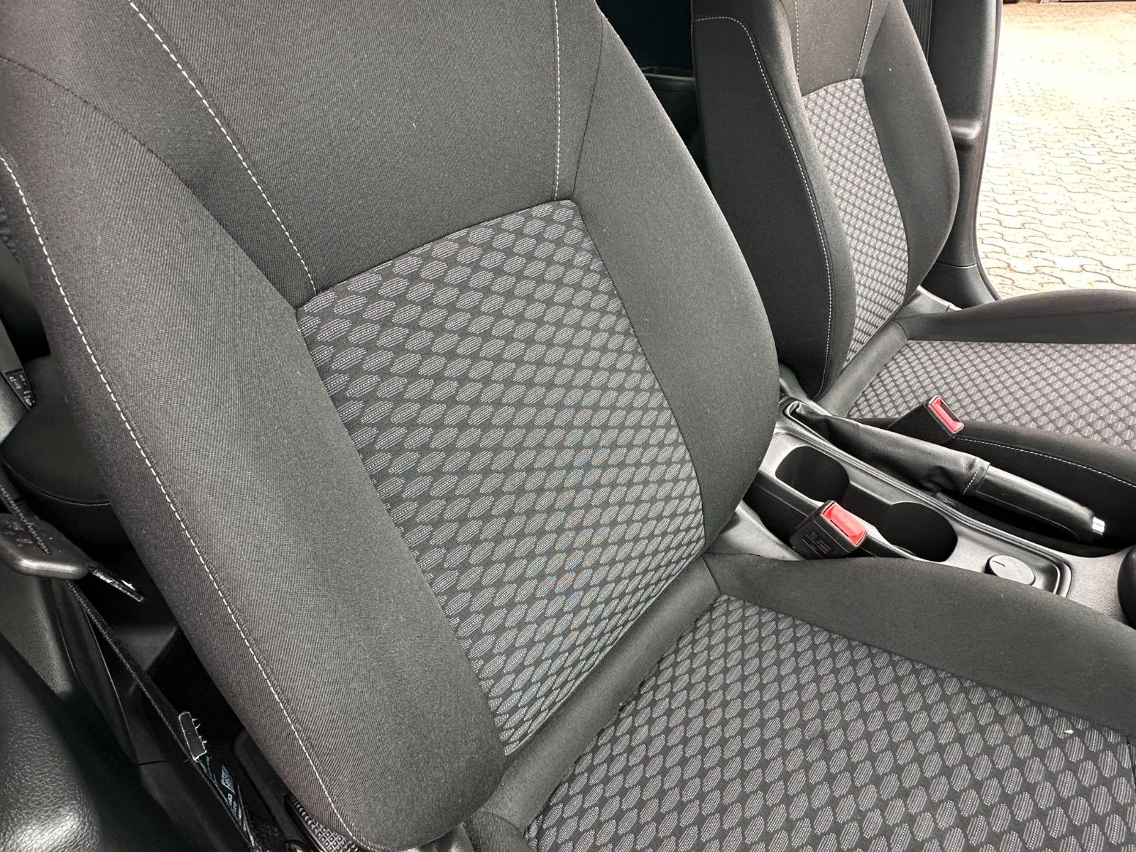 Fahrzeugabbildung Opel Astra K Edition 105 PS HU neu PDC 65 tkm