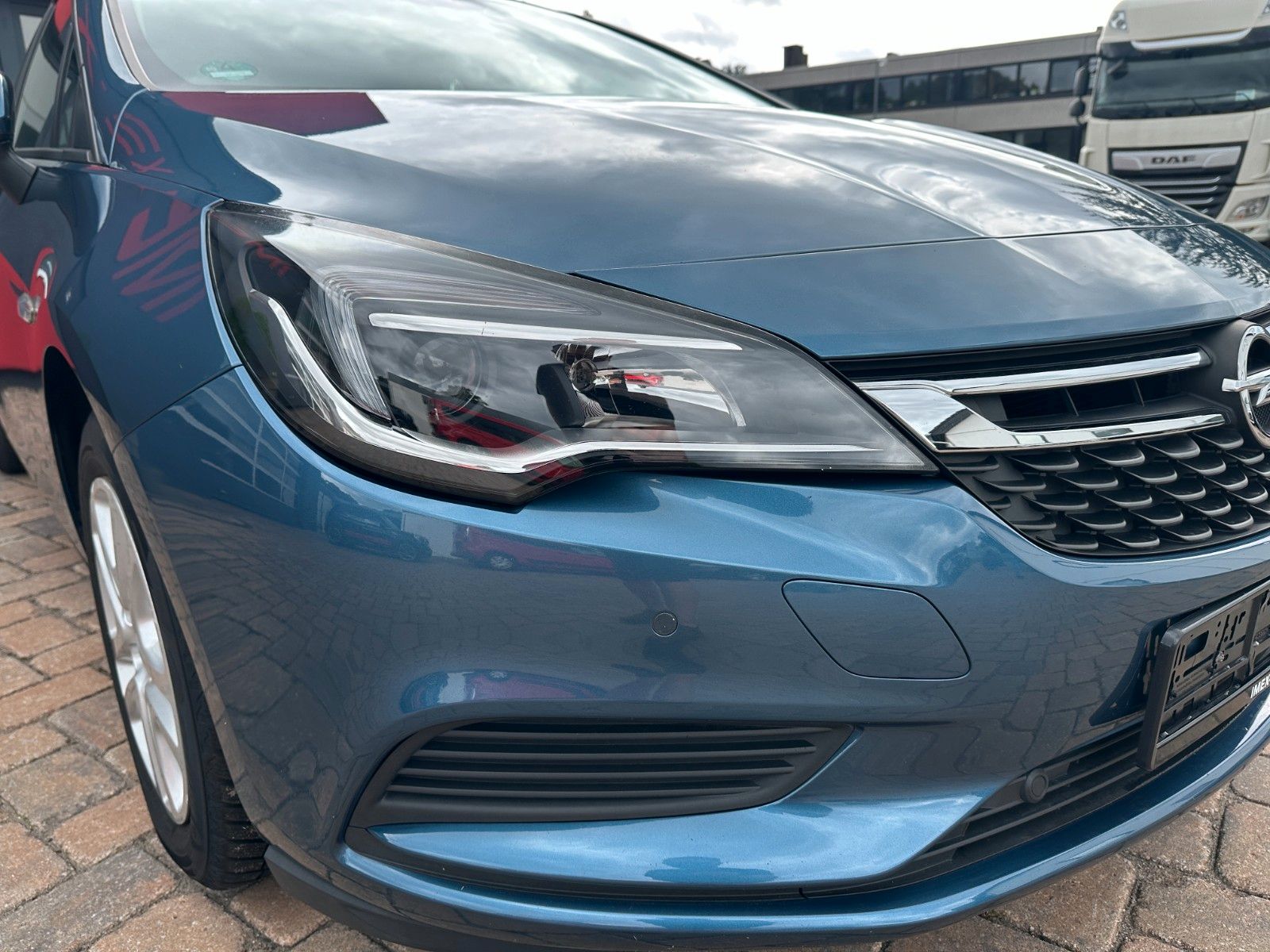 Fahrzeugabbildung Opel Astra K Edition 105 PS HU neu PDC 65 tkm