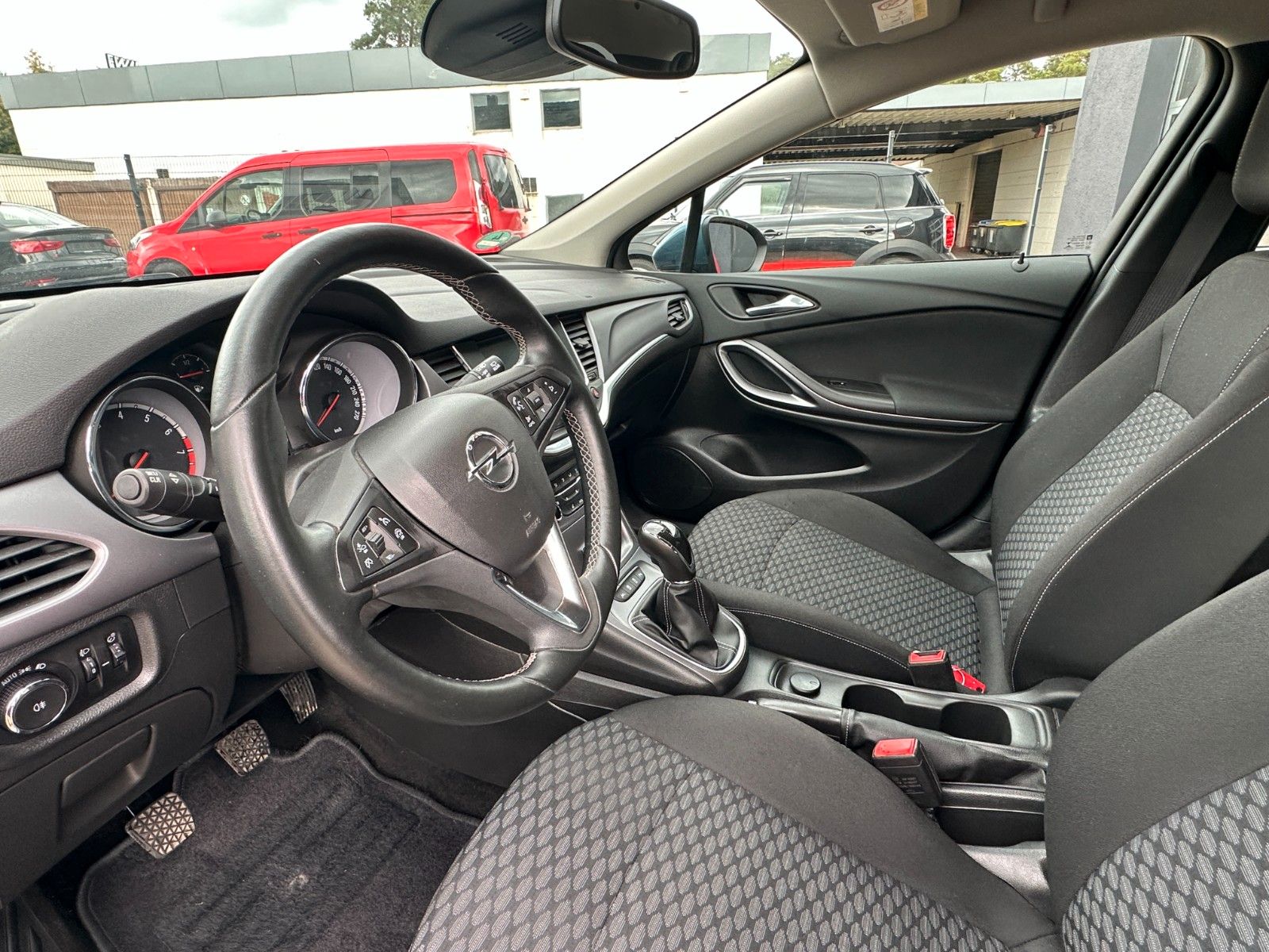 Fahrzeugabbildung Opel Astra K Edition 105 PS HU neu PDC 65 tkm