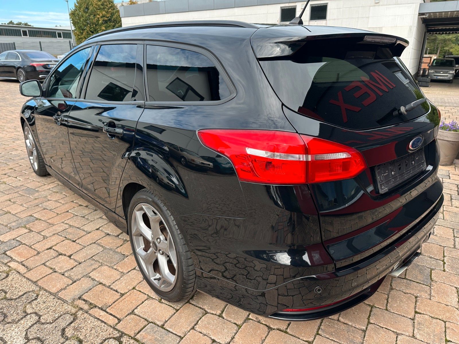 Fahrzeugabbildung Ford Focus Turnier ST 2.0 250 PS HU neu 1.Hand PDC