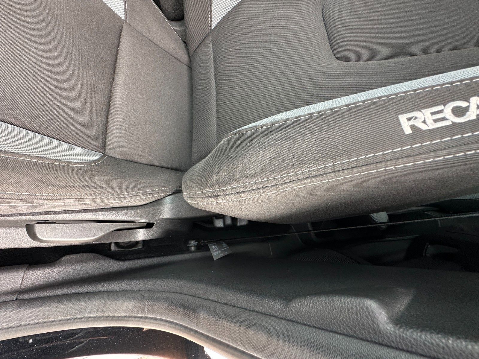 Fahrzeugabbildung Ford Focus Turnier ST 2.0 250 PS HU neu 1.Hand PDC
