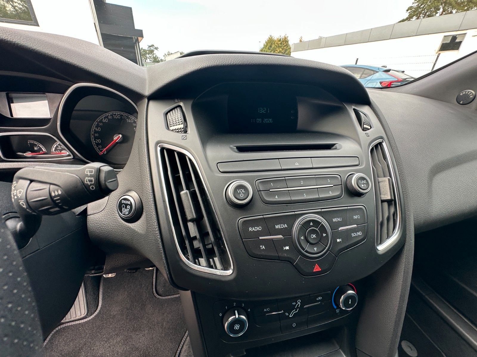 Fahrzeugabbildung Ford Focus Turnier ST 2.0 250 PS HU neu 1.Hand PDC