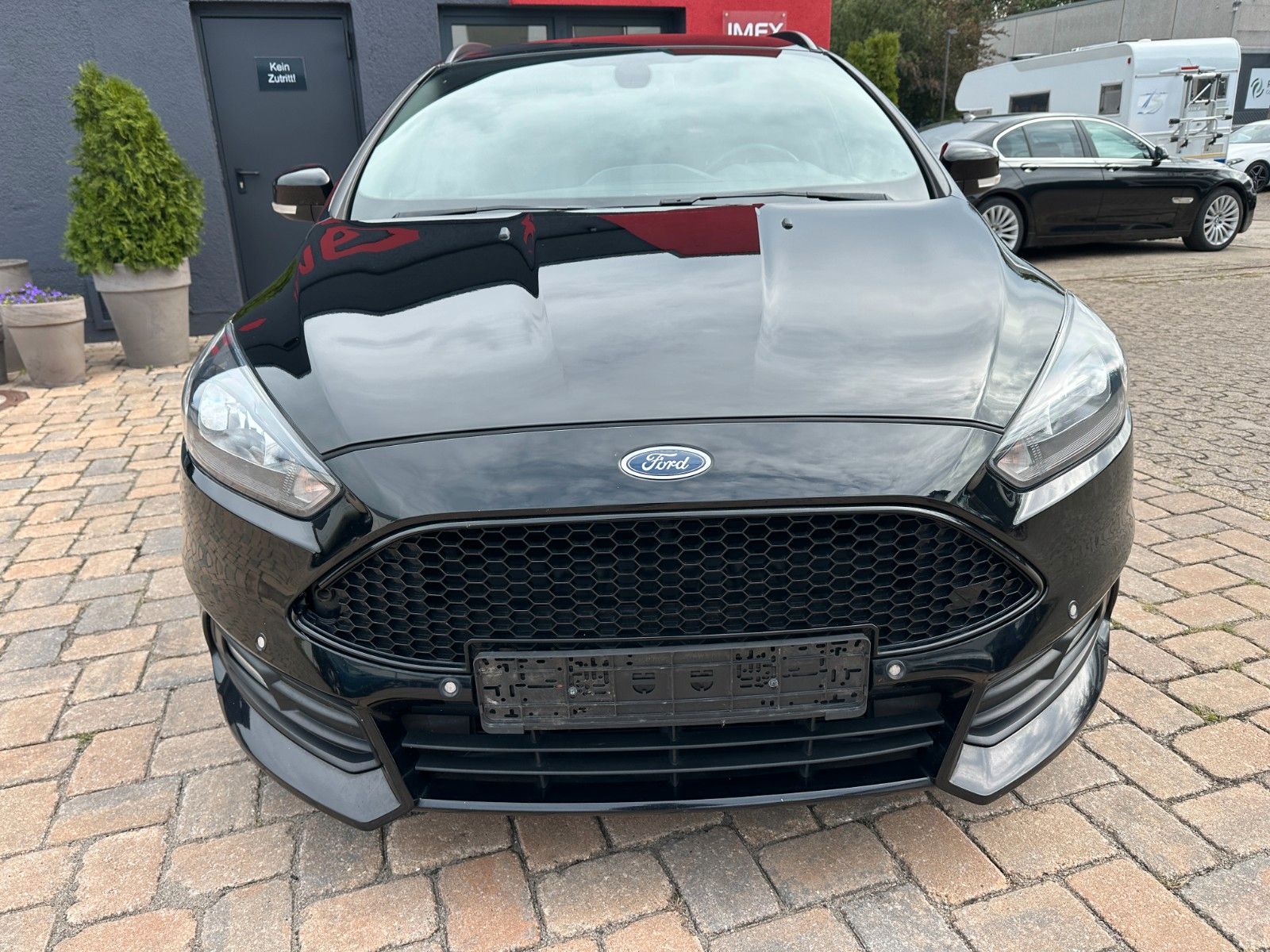 Fahrzeugabbildung Ford Focus Turnier ST 2.0 250 PS HU neu 1.Hand PDC