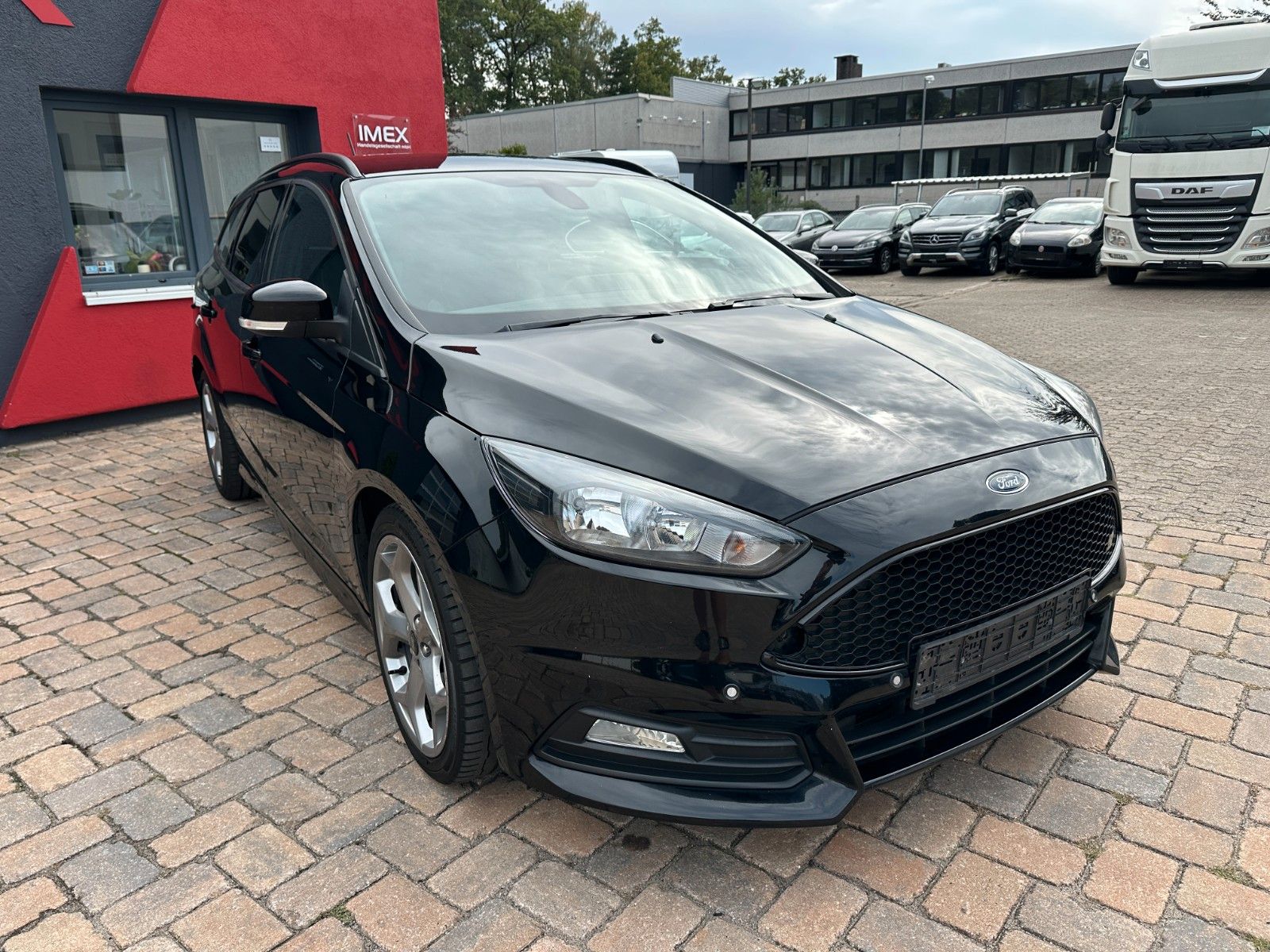 Fahrzeugabbildung Ford Focus Turnier ST 2.0 250 PS HU neu 1.Hand PDC