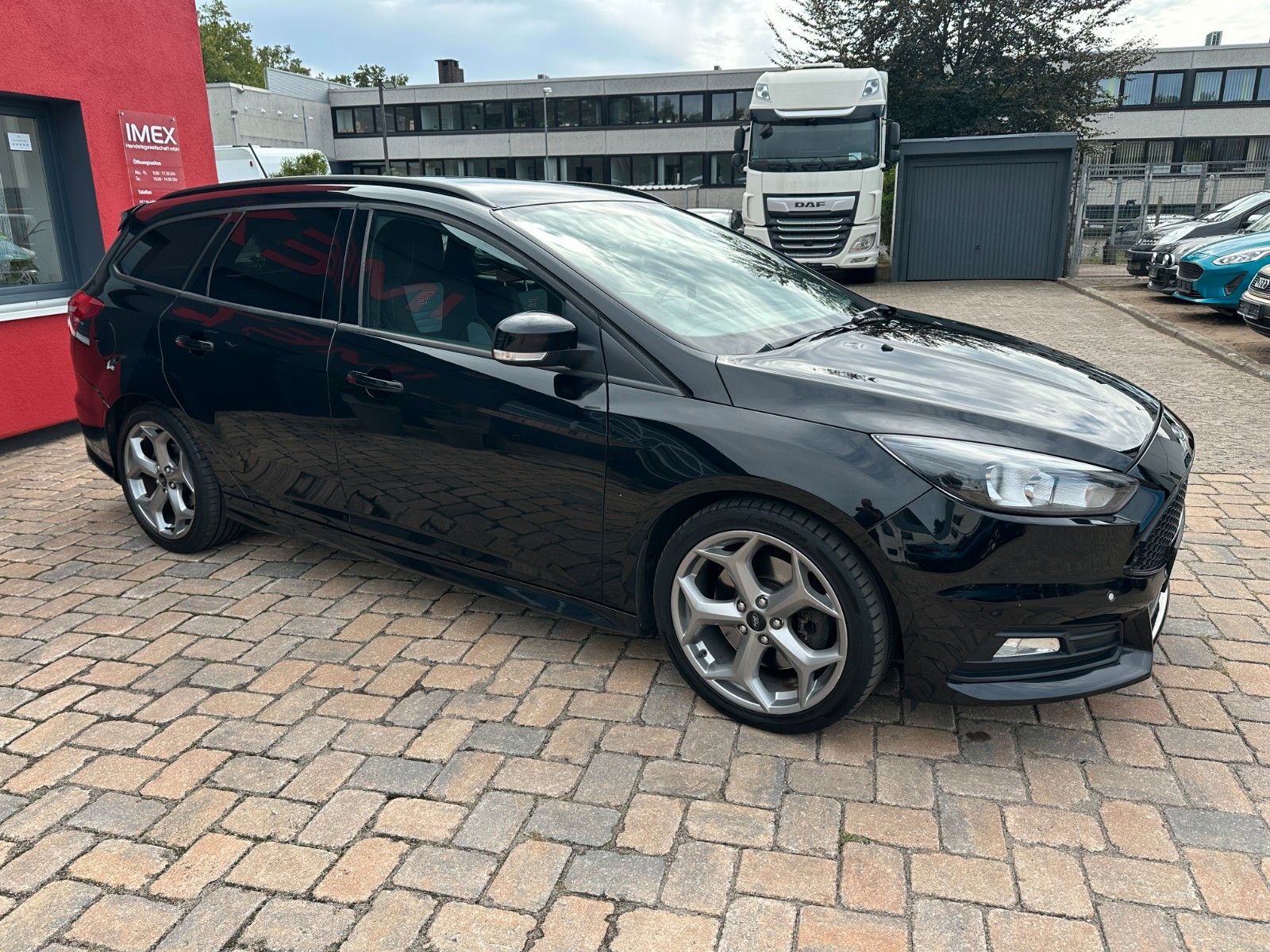 Fahrzeugabbildung Ford Focus Turnier ST 2.0 250 PS HU neu 1.Hand PDC