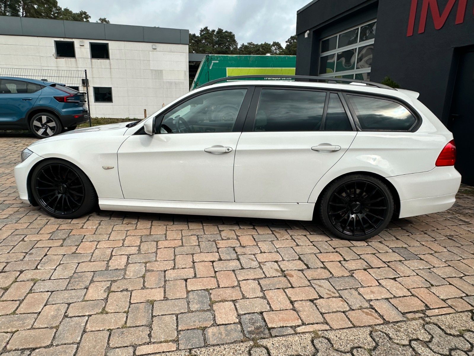 Fahrzeugabbildung BMW 320 d Touring 2.0 177 PD Navi SH Leder Euro 5!!
