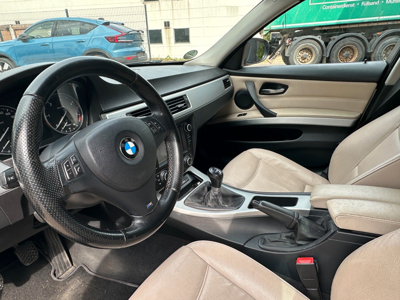 Fahrzeugabbildung BMW 320 d Touring 2.0 177 PD Navi SH Leder Euro 5!!