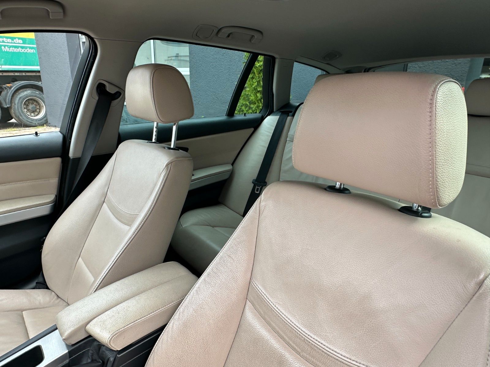 Fahrzeugabbildung BMW 320 d Touring 2.0 177 PD Navi SH Leder Euro 5!!
