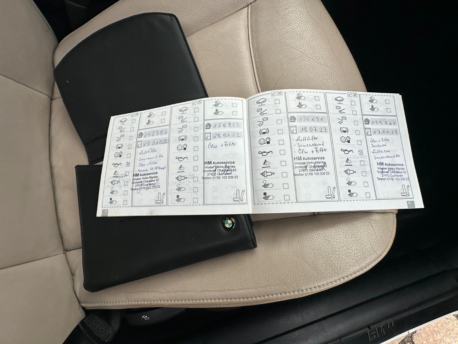 Fahrzeugabbildung BMW 320 d Touring 2.0 177 PD Navi SH Leder Euro 5!!