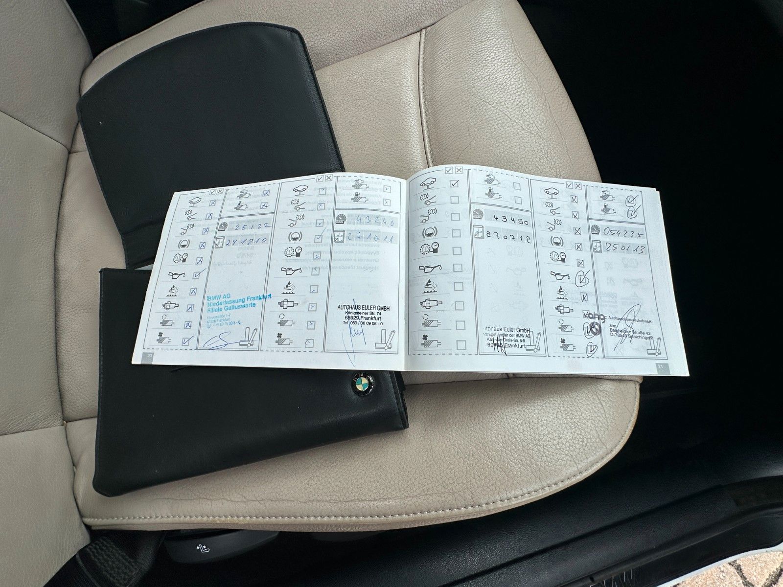 Fahrzeugabbildung BMW 320 d Touring 2.0 177 PD Navi SH Leder Euro 5!!