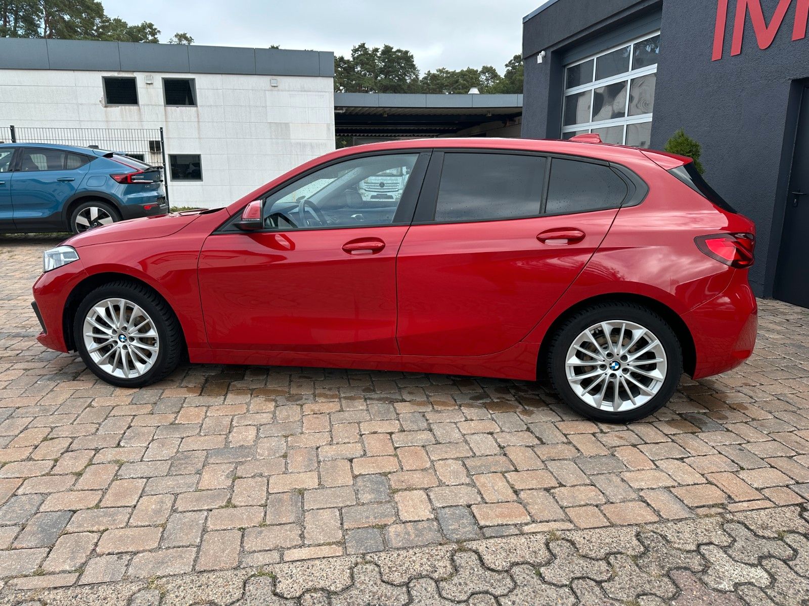 Fahrzeugabbildung BMW 118i Advantage 140 PS HU neu 1.Hand Autom.