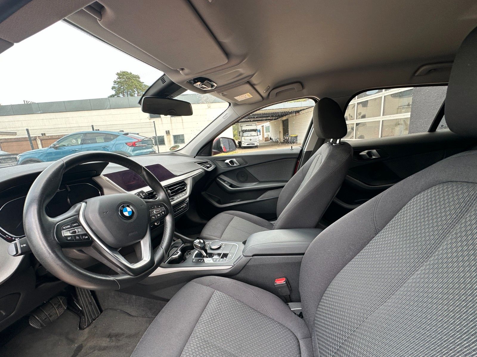 Fahrzeugabbildung BMW 118i Advantage 140 PS HU neu 1.Hand Autom.
