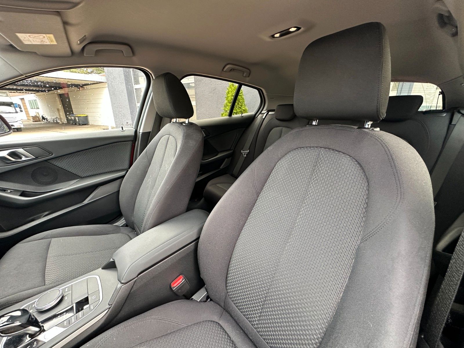 Fahrzeugabbildung BMW 118i Advantage 140 PS HU neu 1.Hand Autom.