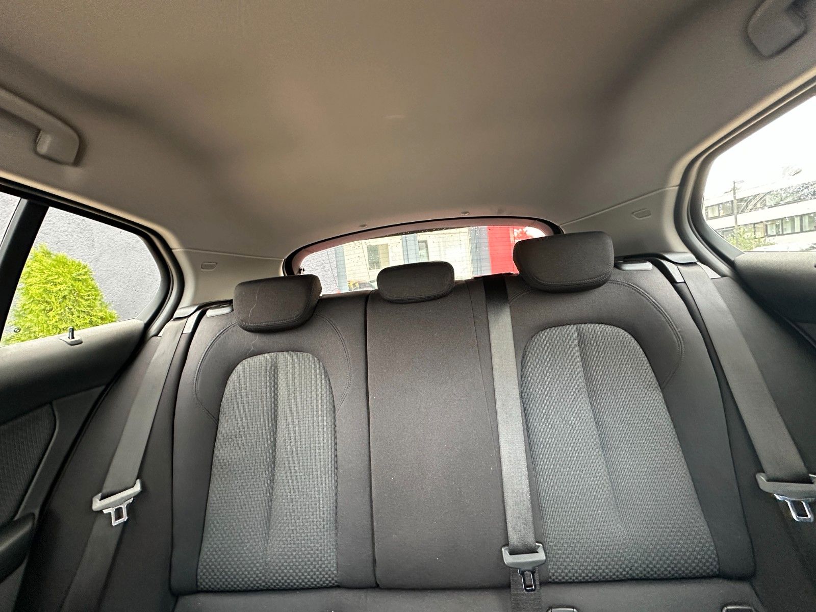 Fahrzeugabbildung BMW 118i Advantage 140 PS HU neu 1.Hand Autom.