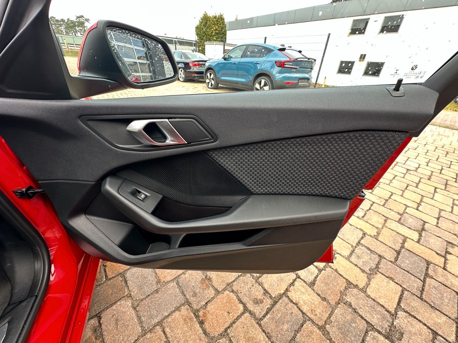Fahrzeugabbildung BMW 118i Advantage 140 PS HU neu 1.Hand Autom.