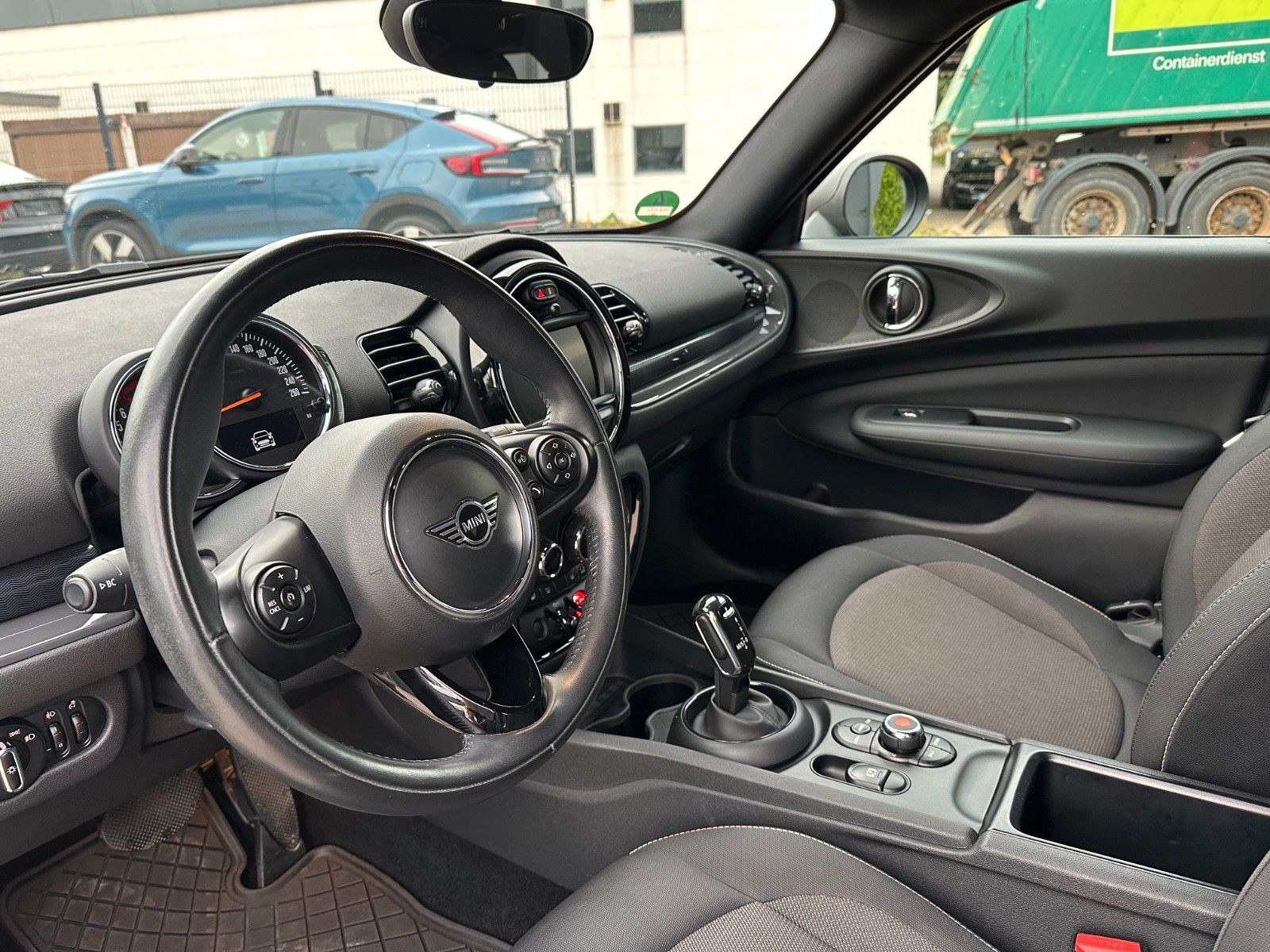 Fahrzeugabbildung MINI ONE Clubman One 1.5 102 PS Navi