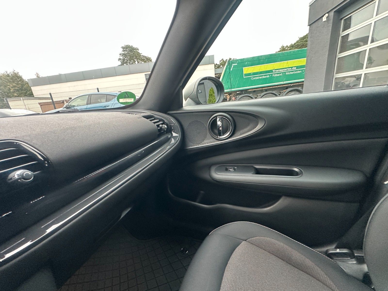 Fahrzeugabbildung MINI ONE Clubman One 1.5 102 PS Navi