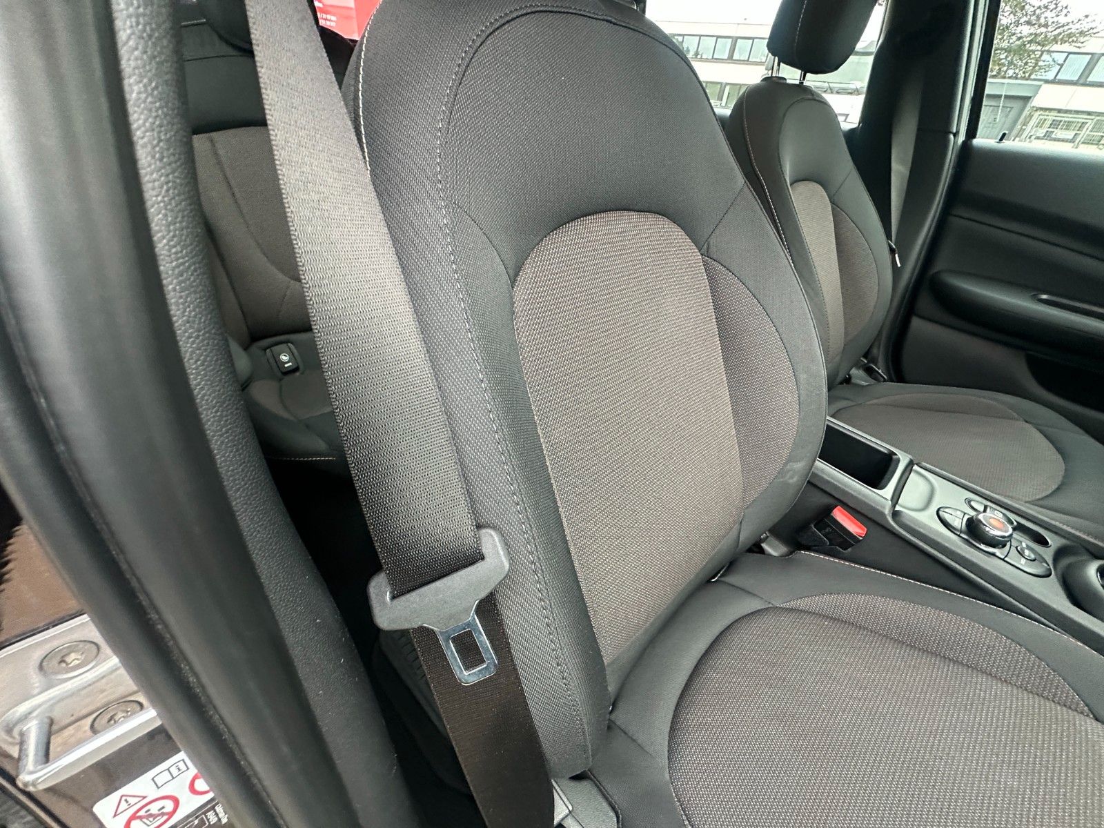 Fahrzeugabbildung MINI ONE Clubman One 1.5 102 PS Navi