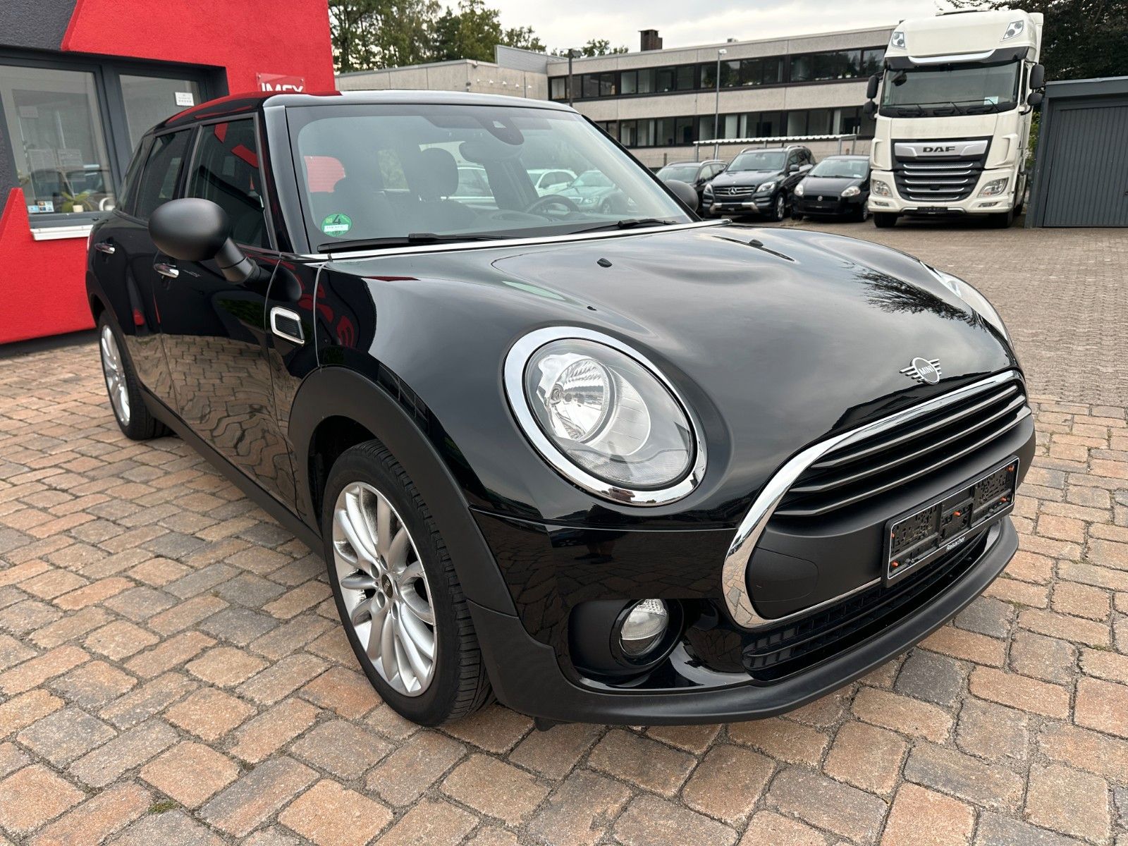 Fahrzeugabbildung MINI ONE Clubman One 1.5 102 PS Navi