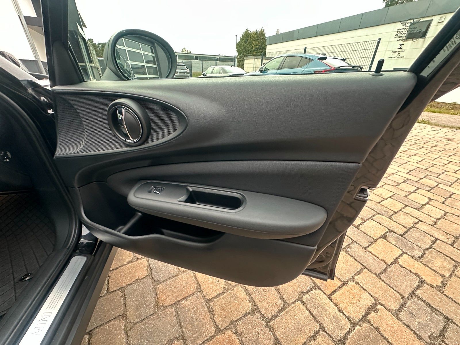 Fahrzeugabbildung MINI ONE Clubman One 1.5 102 PS Navi