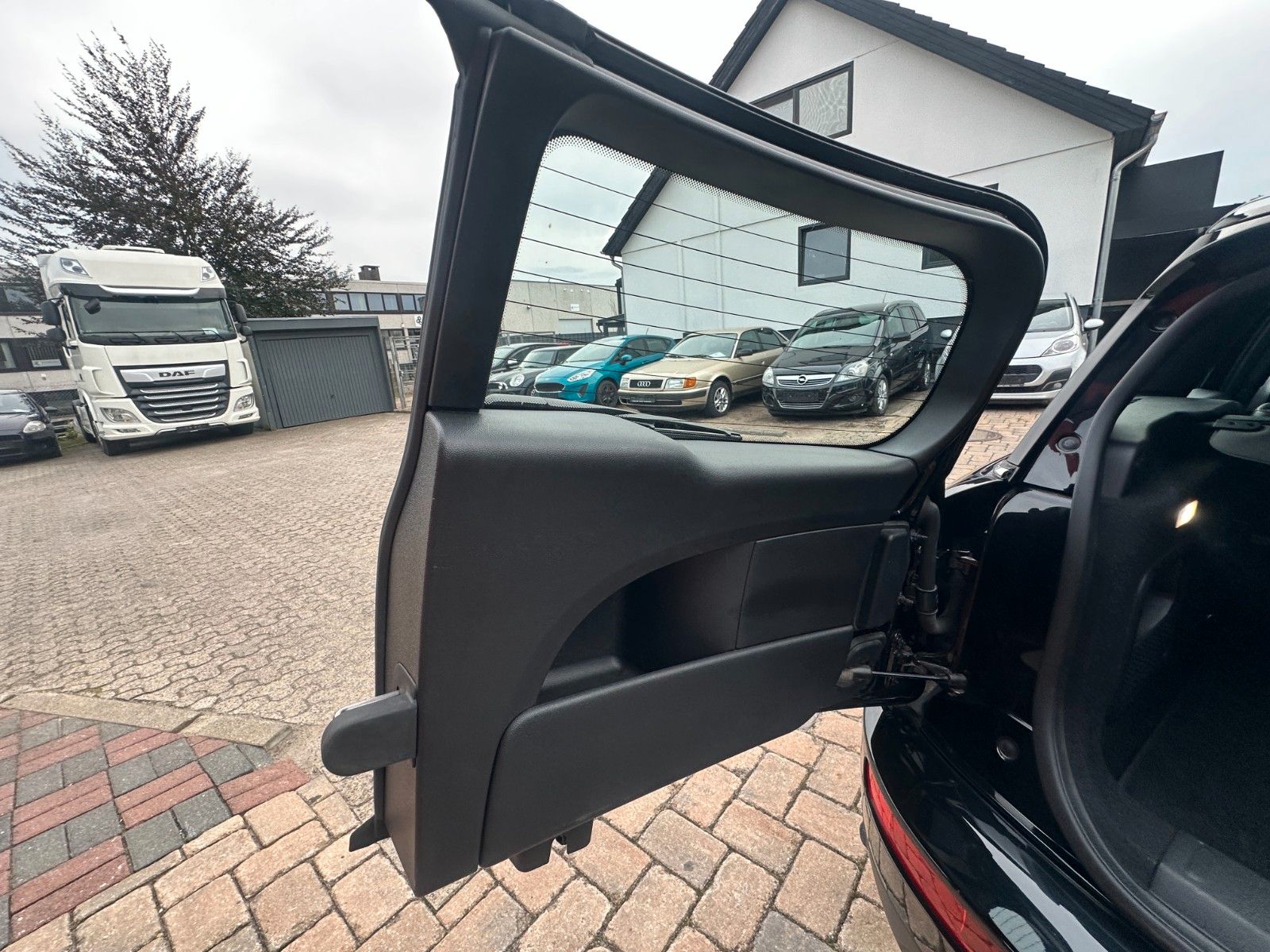 Fahrzeugabbildung MINI ONE Clubman One 1.5 102 PS Navi