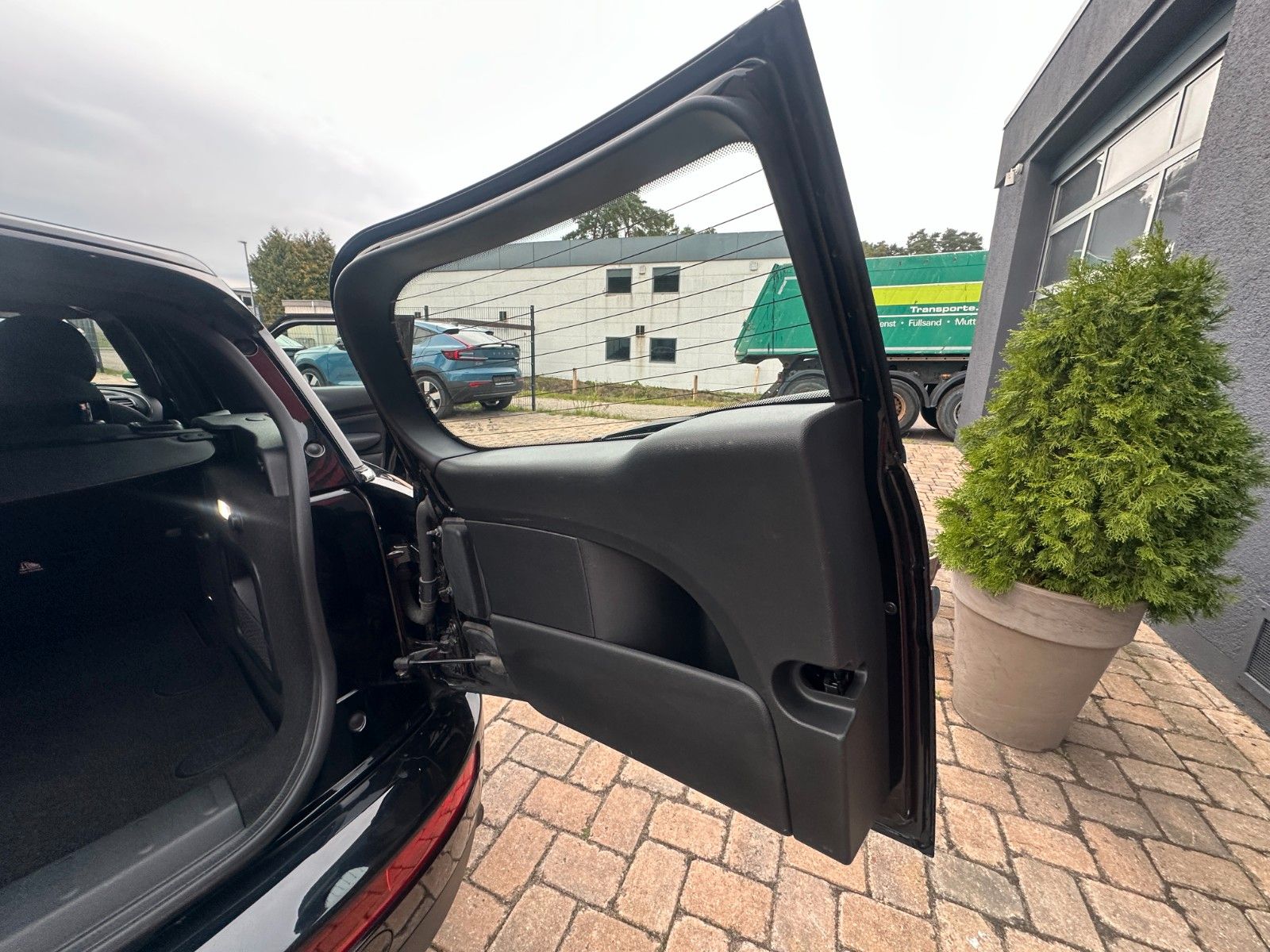 Fahrzeugabbildung MINI ONE Clubman One 1.5 102 PS Navi