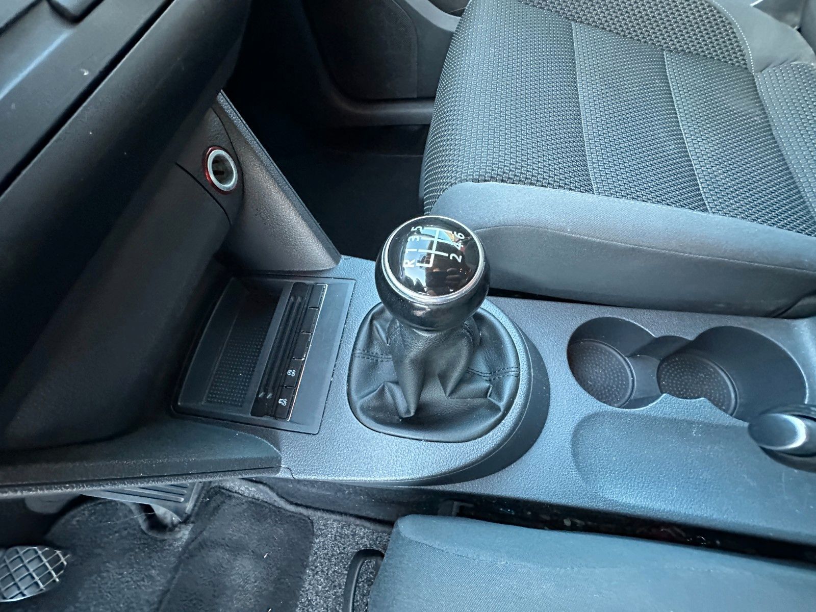 Fahrzeugabbildung Volkswagen Touran Comfortline  1.2 105 PS 7 Sitze WR