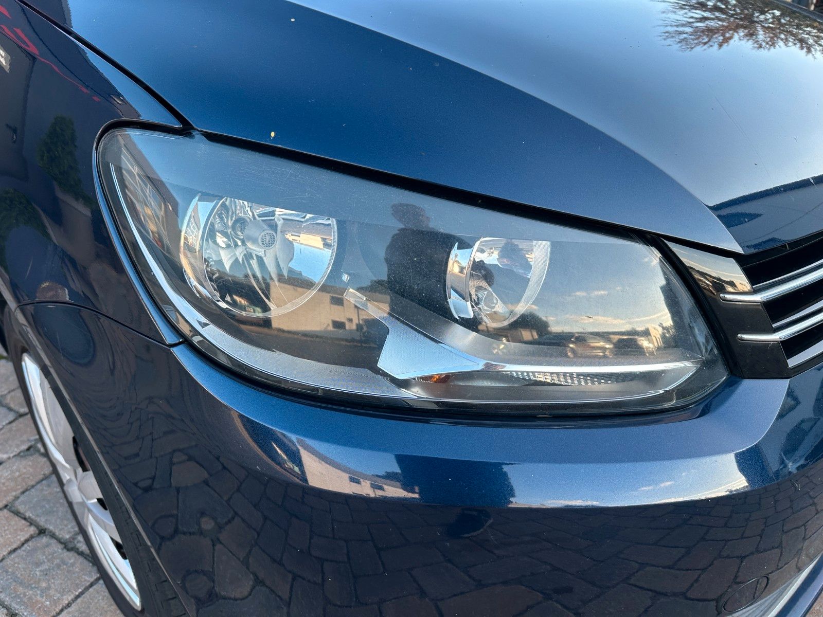 Fahrzeugabbildung Volkswagen Touran Comfortline  1.2 105 PS 7 Sitze WR