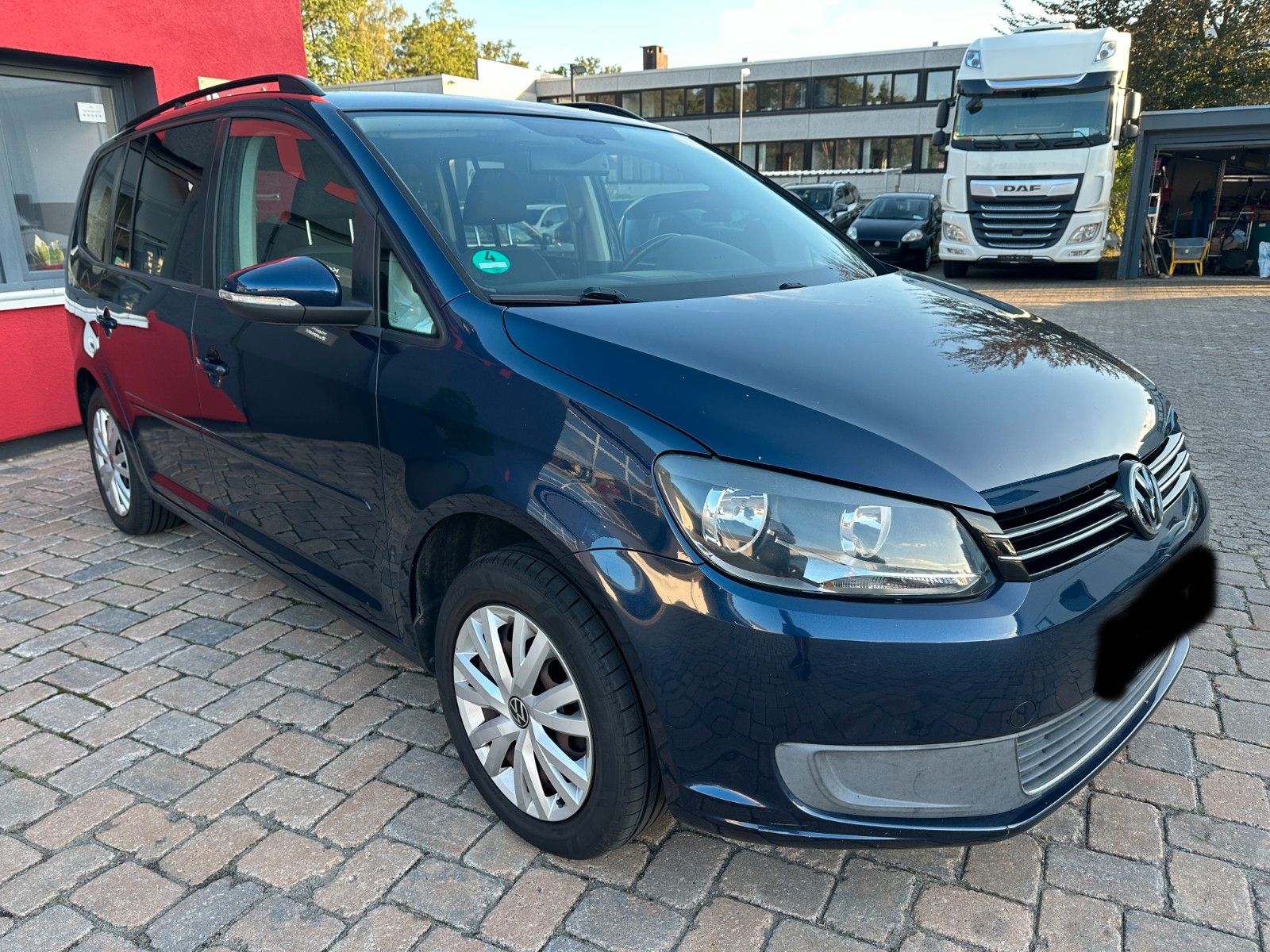Fahrzeugabbildung Volkswagen Touran Comfortline  1.2 105 PS 7 Sitze WR