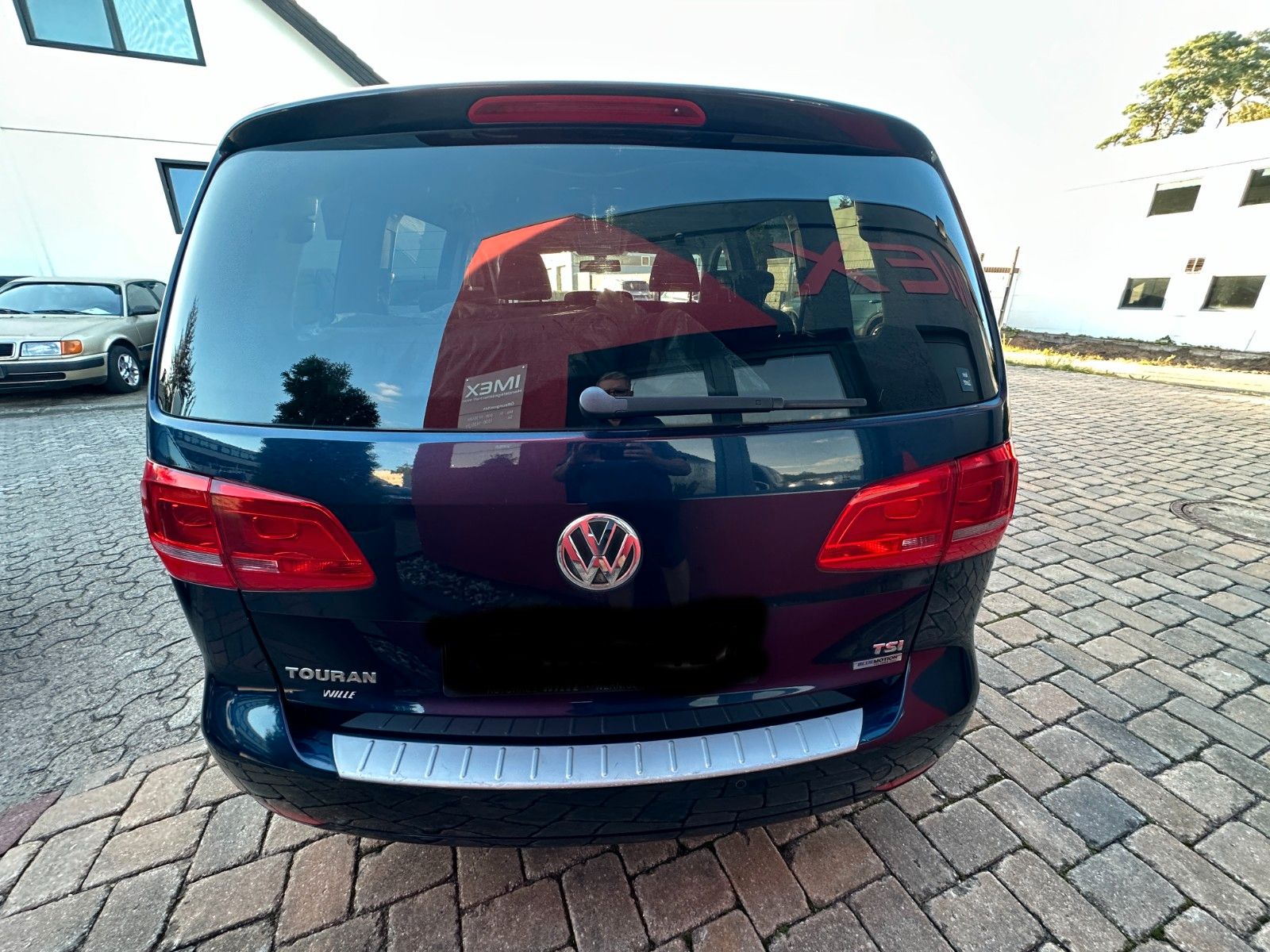 Fahrzeugabbildung Volkswagen Touran Comfortline  1.2 105 PS 7 Sitze WR