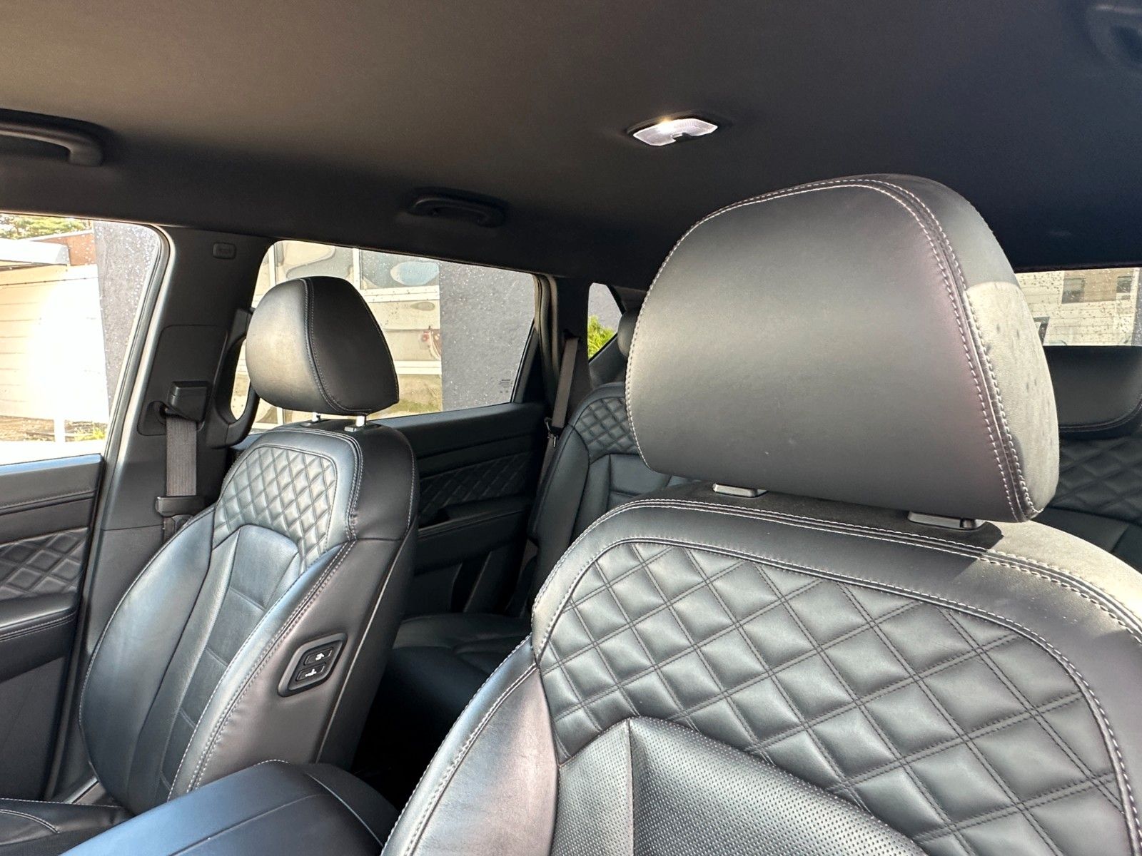 Fahrzeugabbildung Ssangyong REXTON XDi 220 Sapphire 4WD