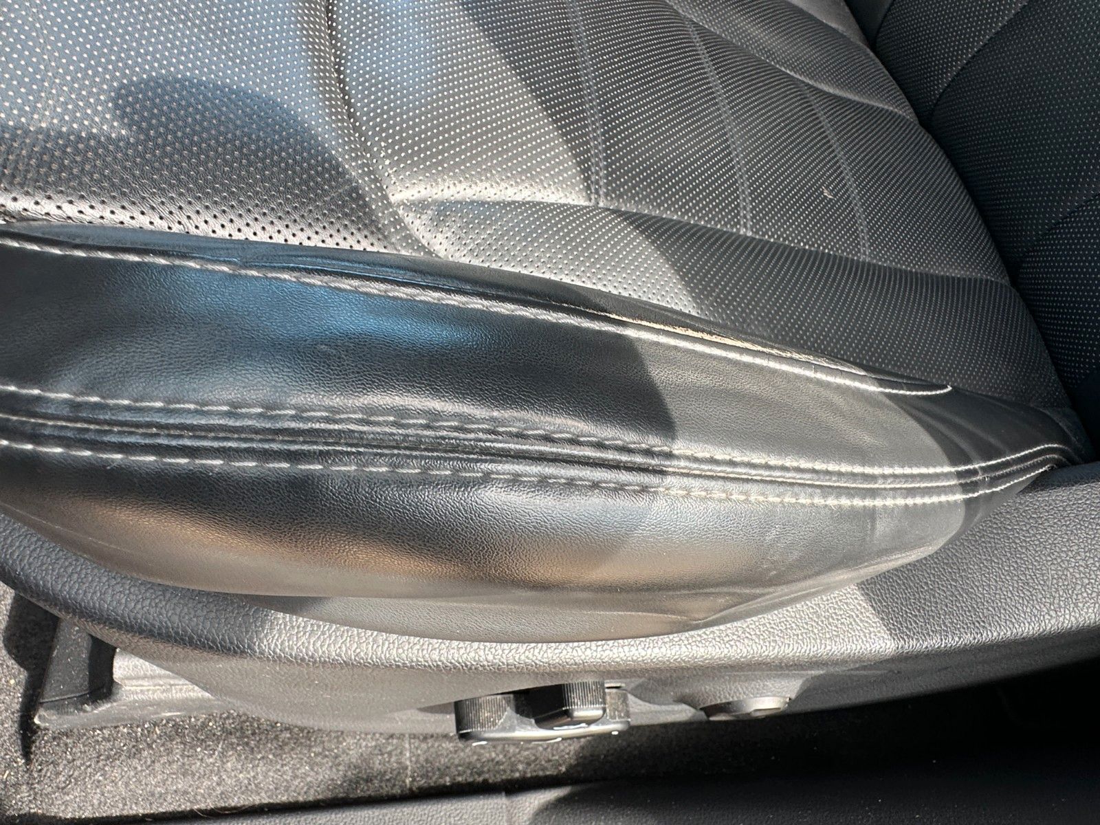 Fahrzeugabbildung Ssangyong REXTON XDi 220 Sapphire 4WD