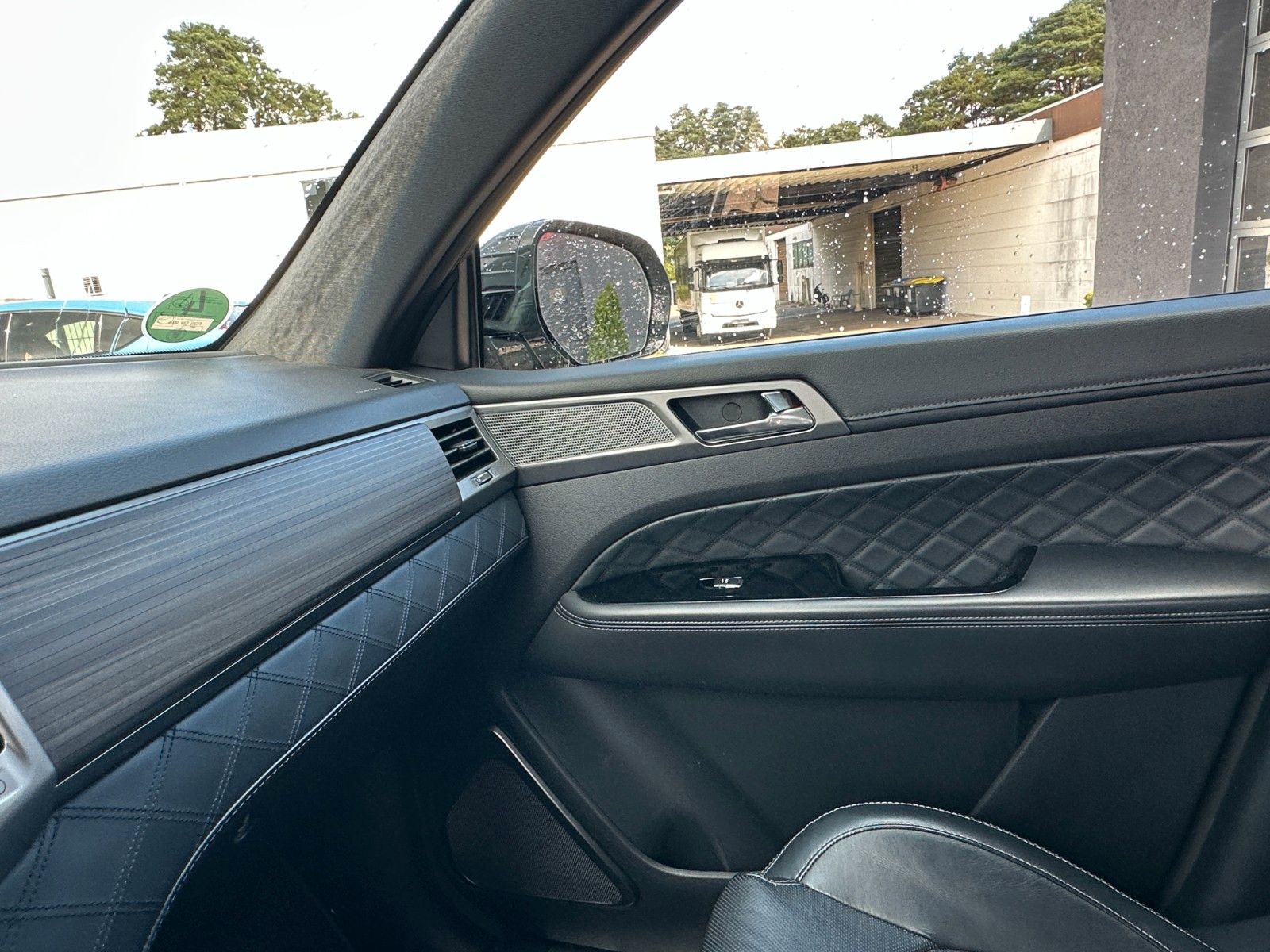 Fahrzeugabbildung Ssangyong REXTON XDi 220 Sapphire 4WD