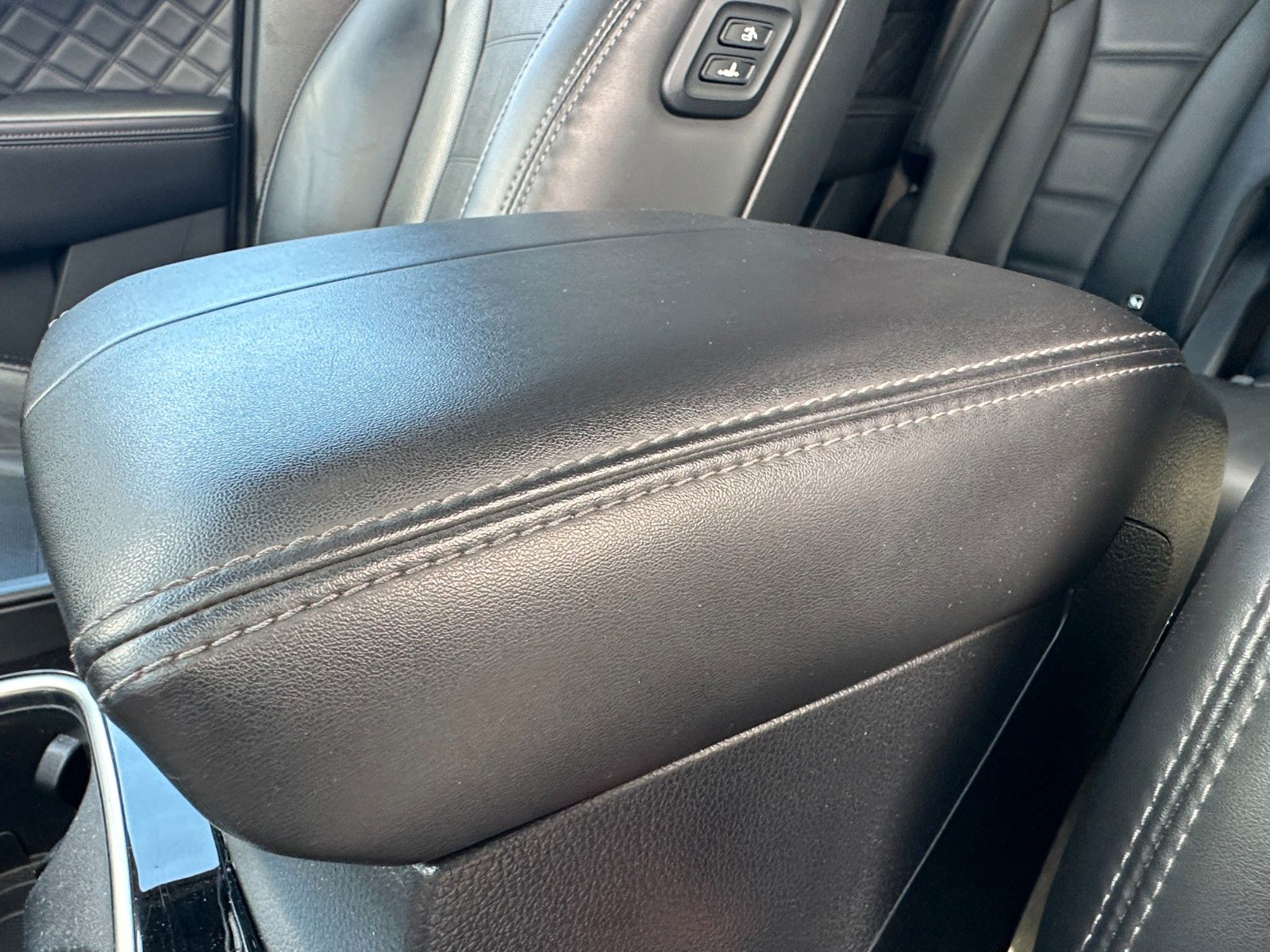 Fahrzeugabbildung Ssangyong REXTON XDi 220 Sapphire 4WD