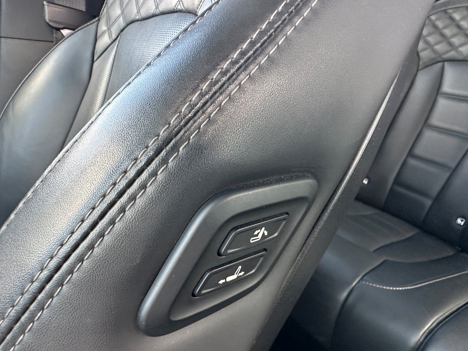 Fahrzeugabbildung Ssangyong REXTON XDi 220 Sapphire 4WD