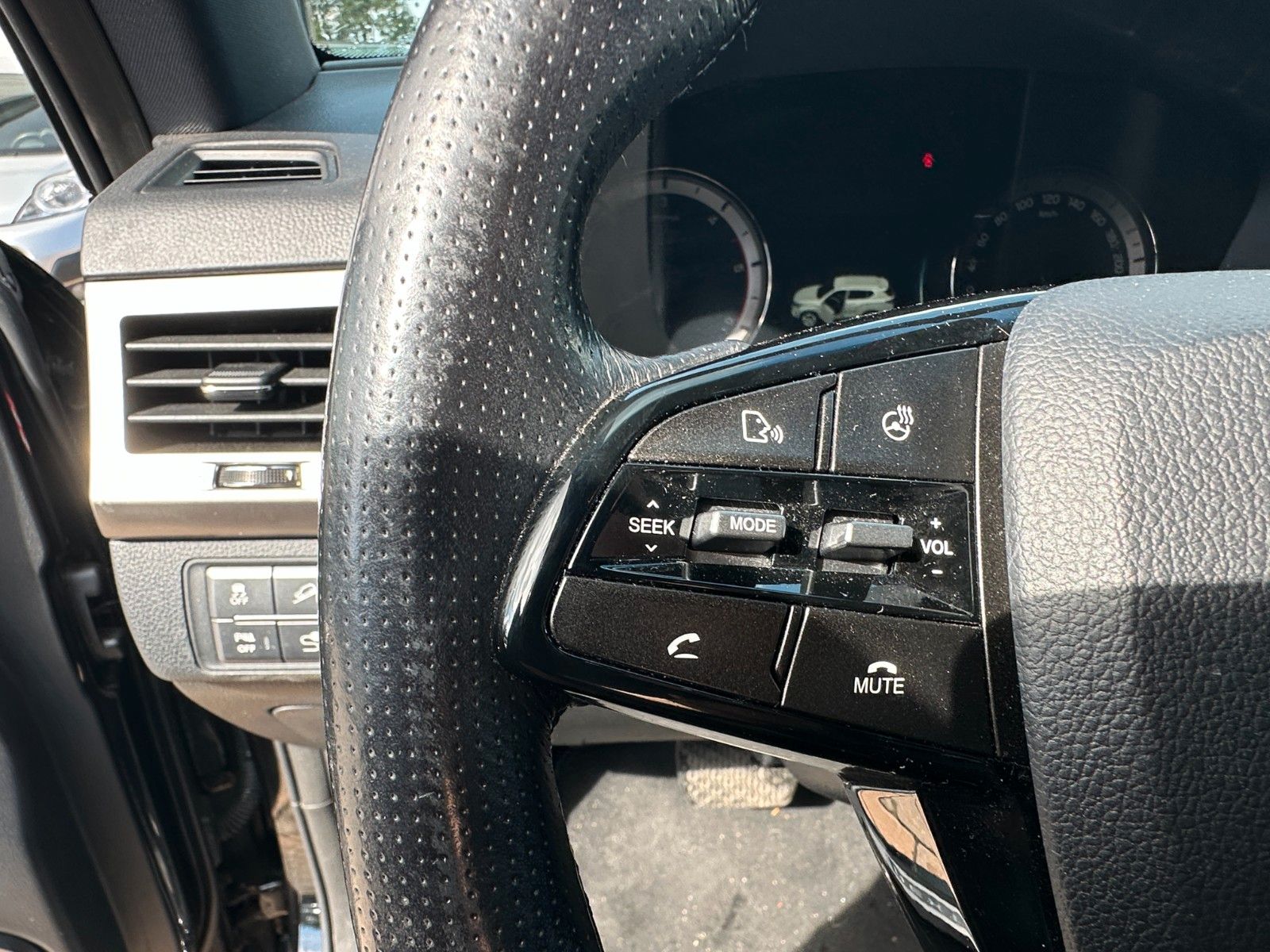 Fahrzeugabbildung Ssangyong REXTON XDi 220 Sapphire 4WD