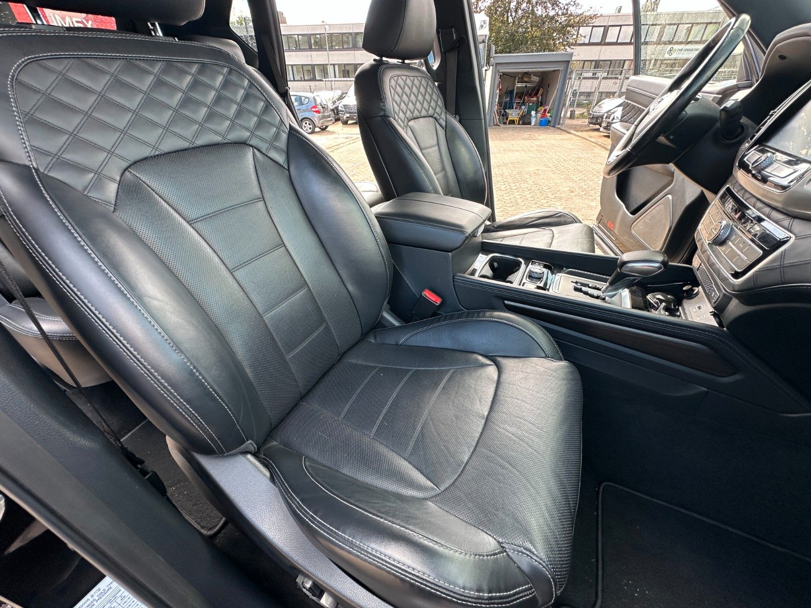 Fahrzeugabbildung Ssangyong REXTON XDi 220 Sapphire 4WD