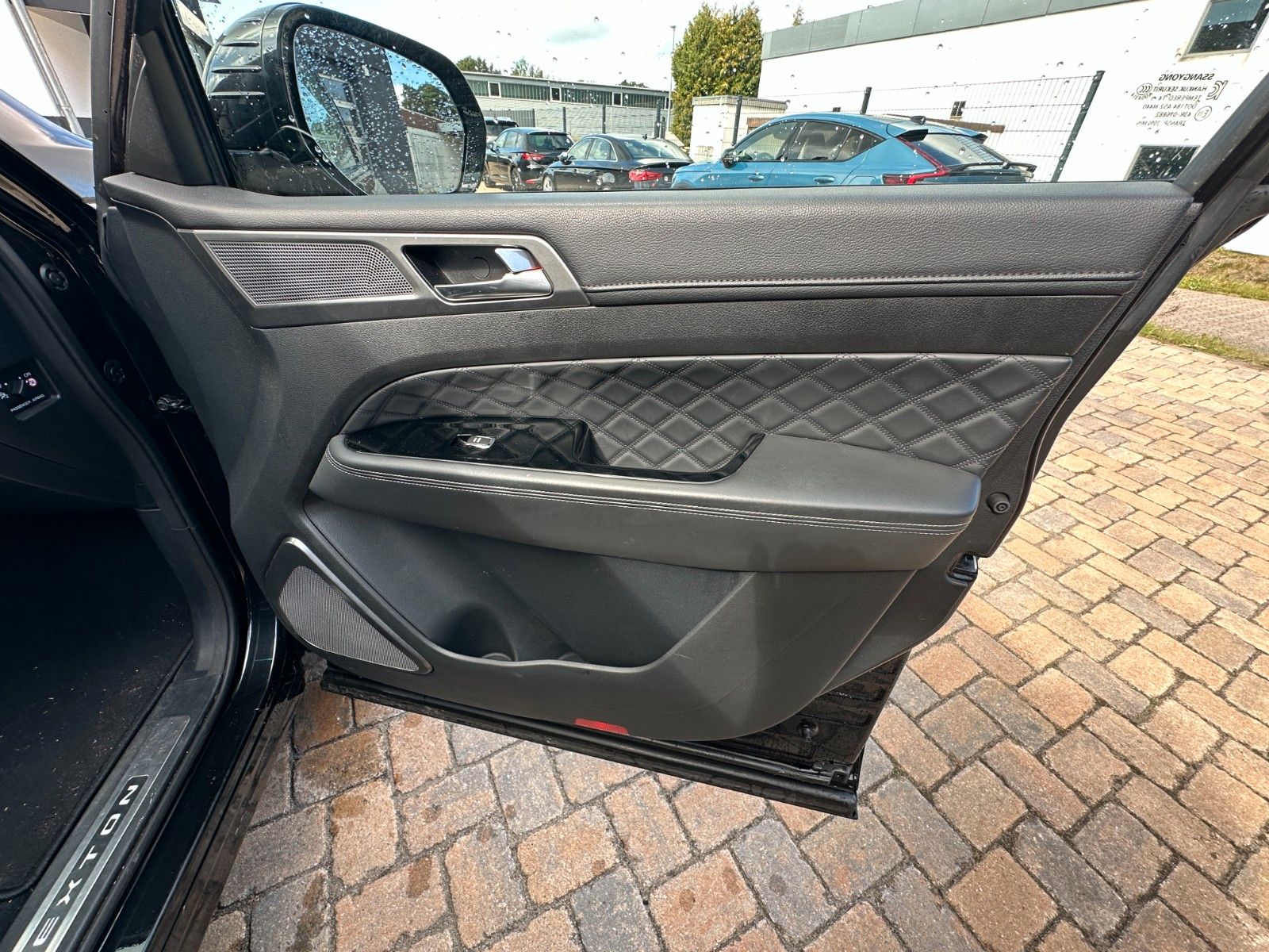Fahrzeugabbildung Ssangyong REXTON XDi 220 Sapphire 4WD