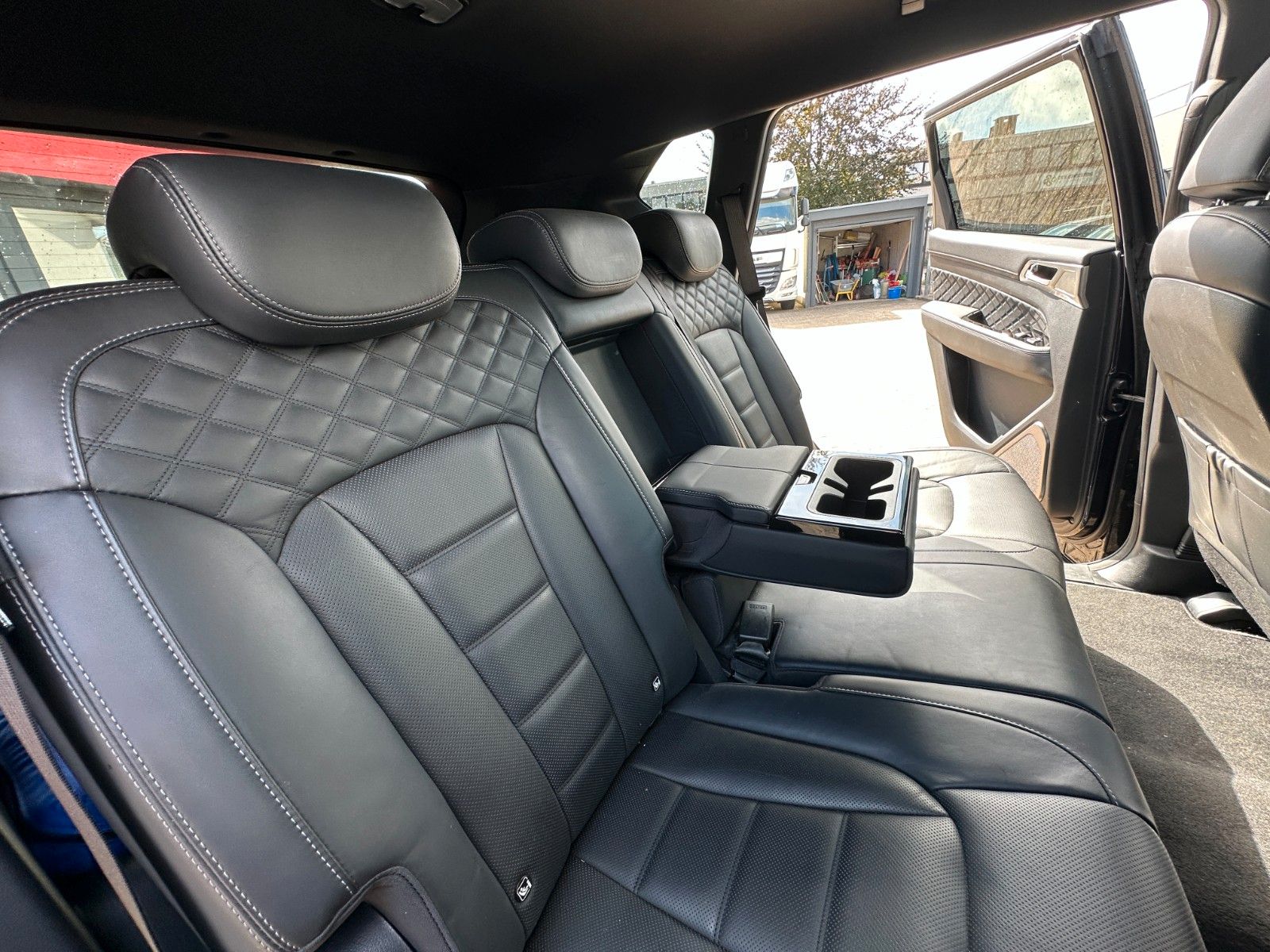 Fahrzeugabbildung Ssangyong REXTON XDi 220 Sapphire 4WD