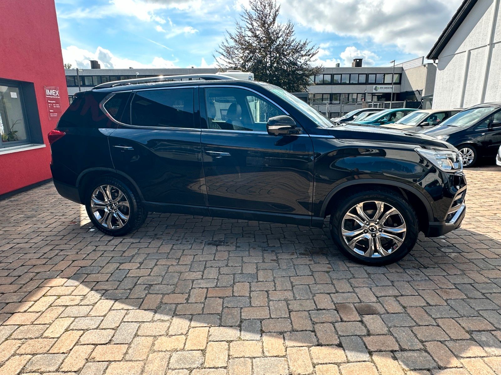 Fahrzeugabbildung Ssangyong REXTON XDi 220 Sapphire 4WD