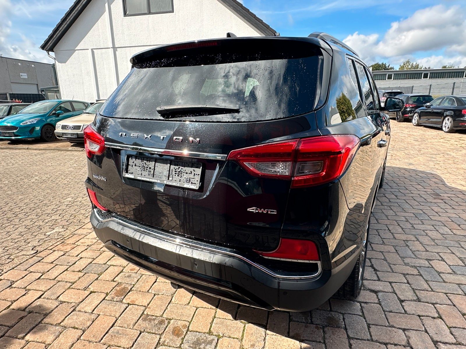 Fahrzeugabbildung Ssangyong REXTON XDi 220 Sapphire 4WD