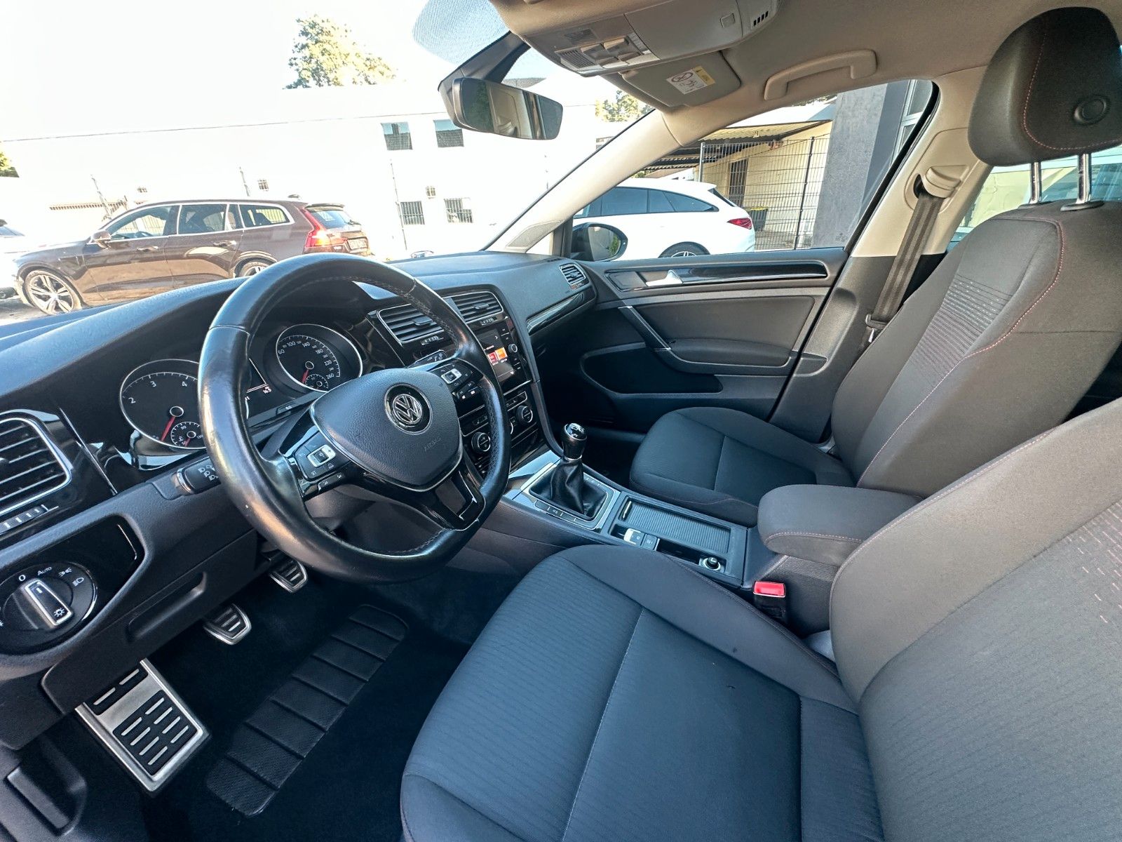Fahrzeugabbildung Volkswagen Golf VII Var.Sound 2.0 150 PS