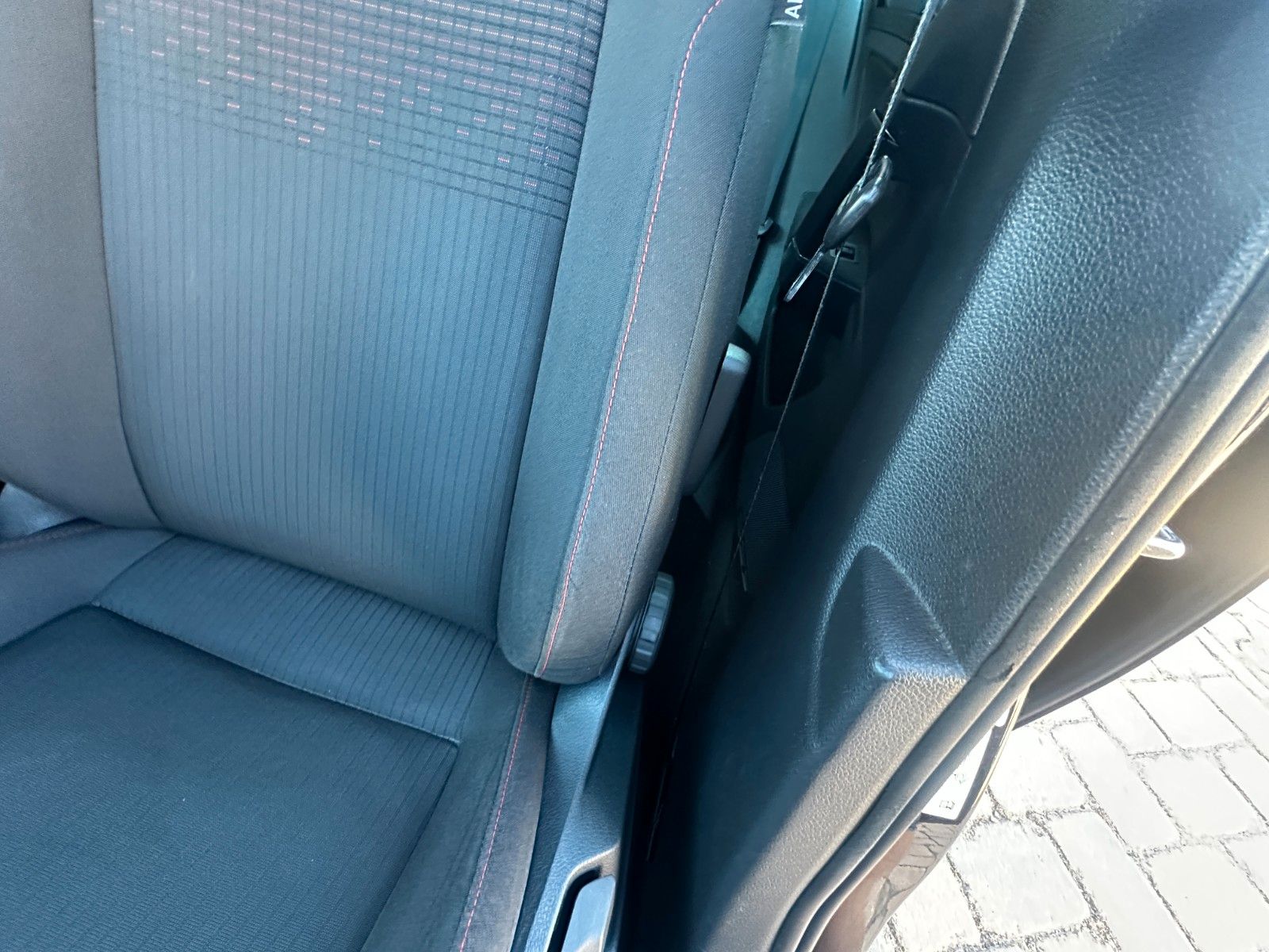 Fahrzeugabbildung Volkswagen Golf VII Var.Sound 2.0 150 PS