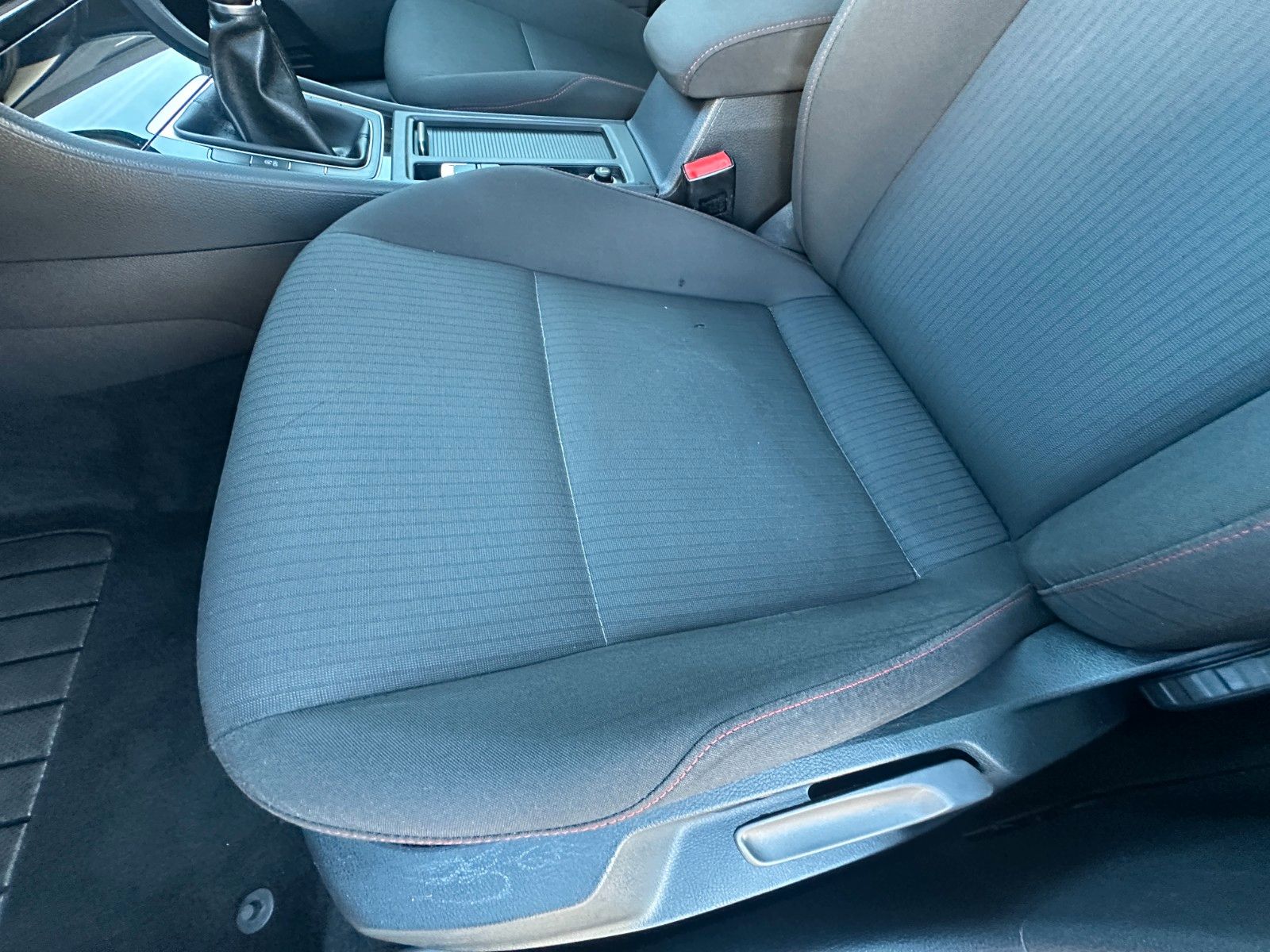 Fahrzeugabbildung Volkswagen Golf VII Var.Sound 2.0 150 PS