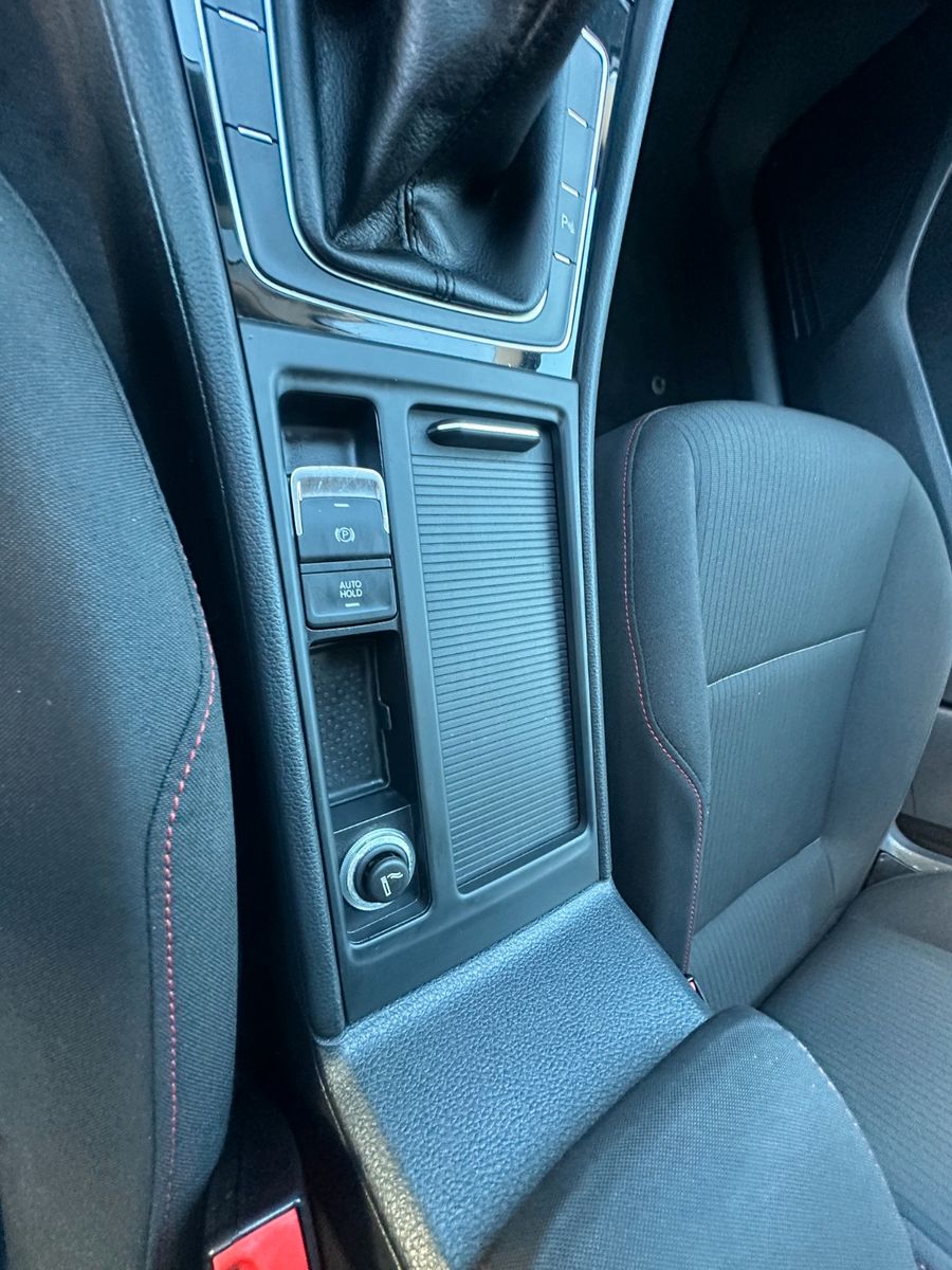 Fahrzeugabbildung Volkswagen Golf VII Var.Sound 2.0 150 PS